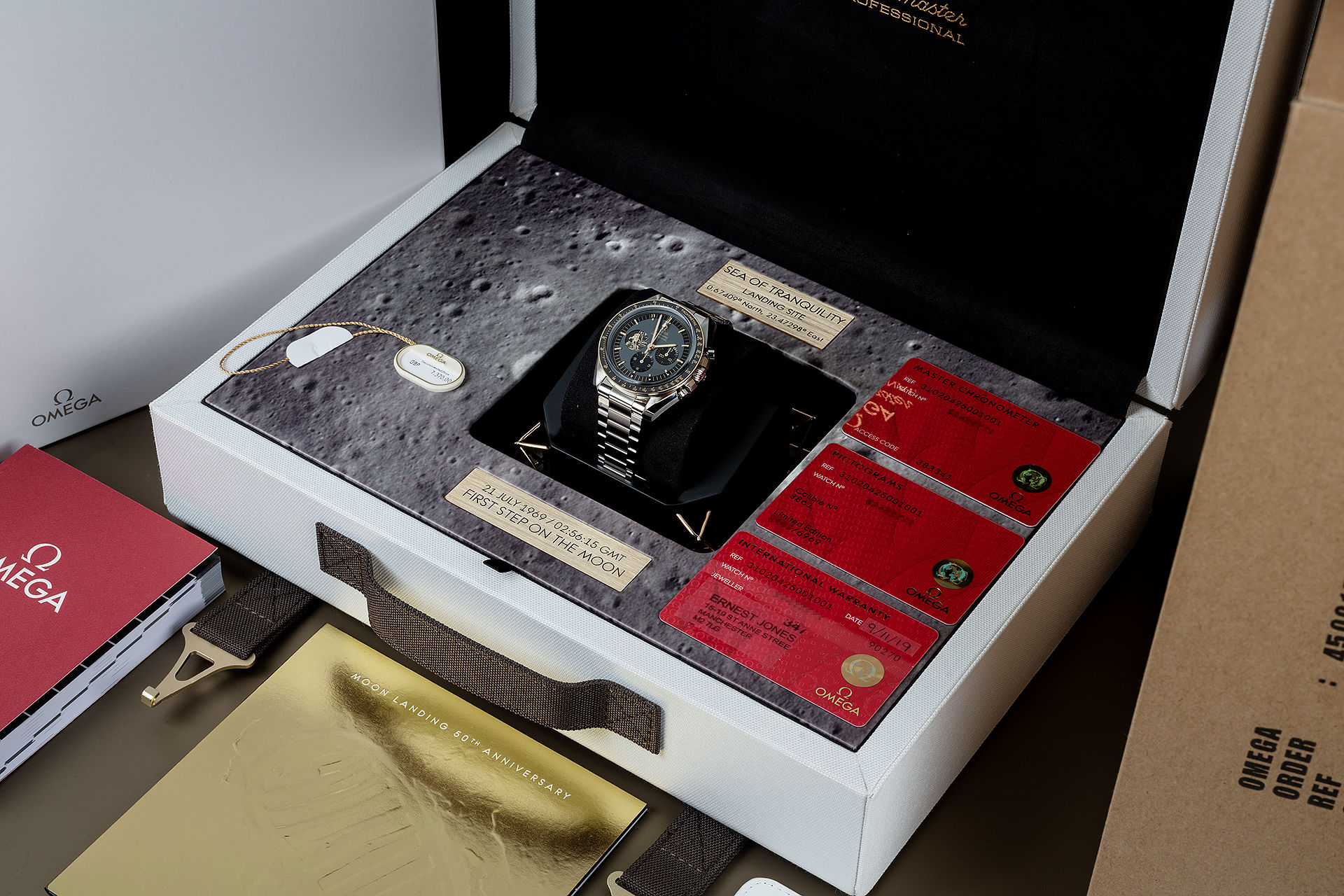 ref 310.20.42.50.01.001 | Brand New 'Unworn' | Omega Speedmaster Professional