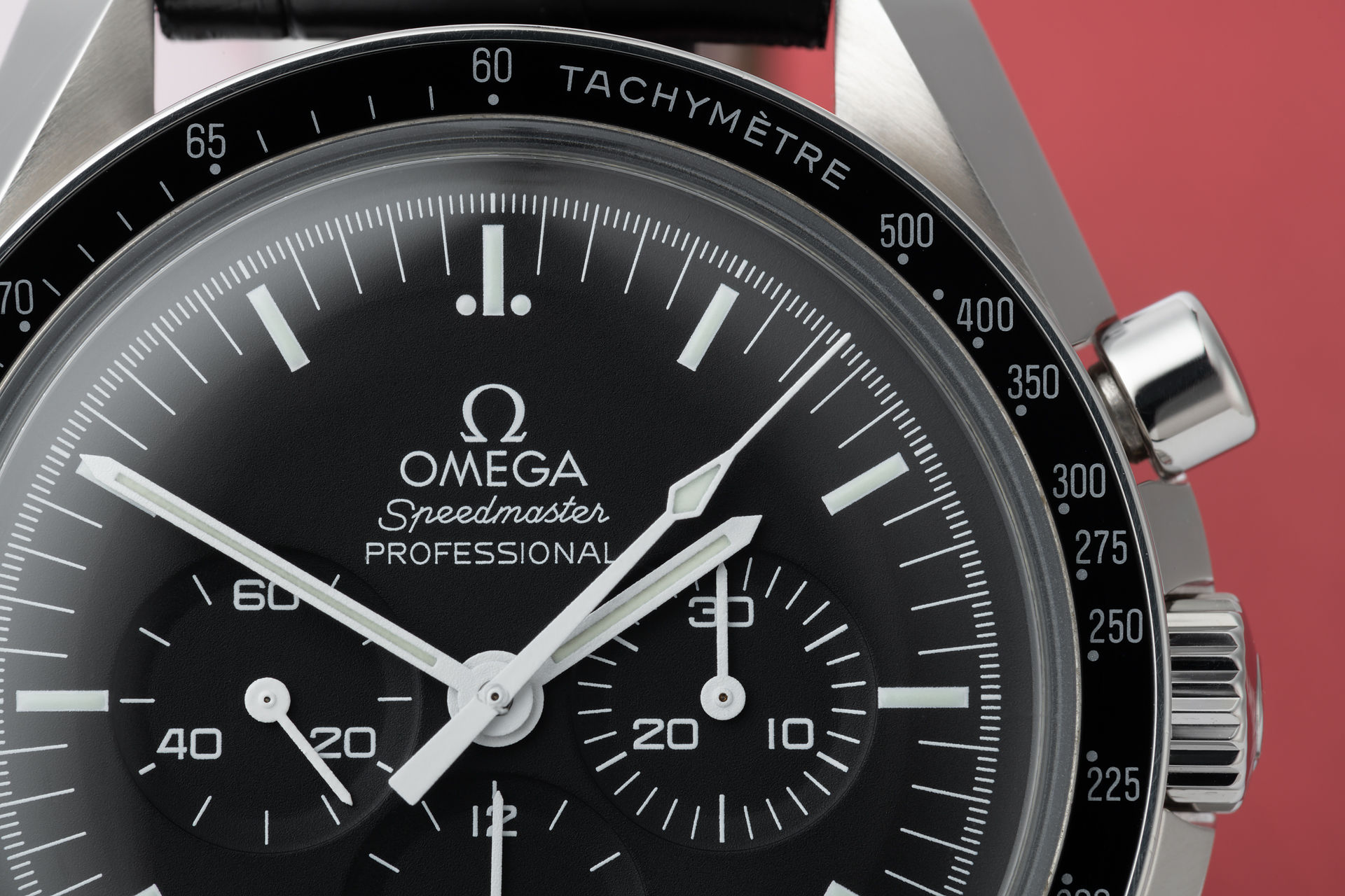 ref 311.33.42.30.01.001 | 'Nearly New' Full Set | Omega Speedmaster Professional