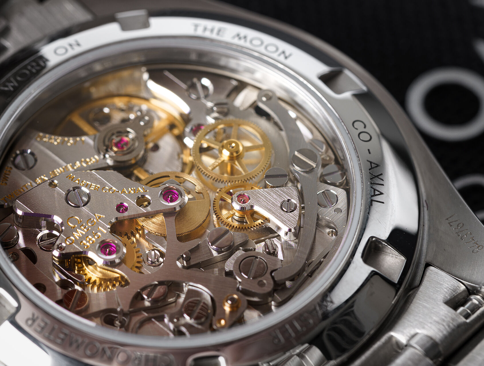 ref 31030425001002 | Sapphire Sandwich | Omega Speedmaster Professional