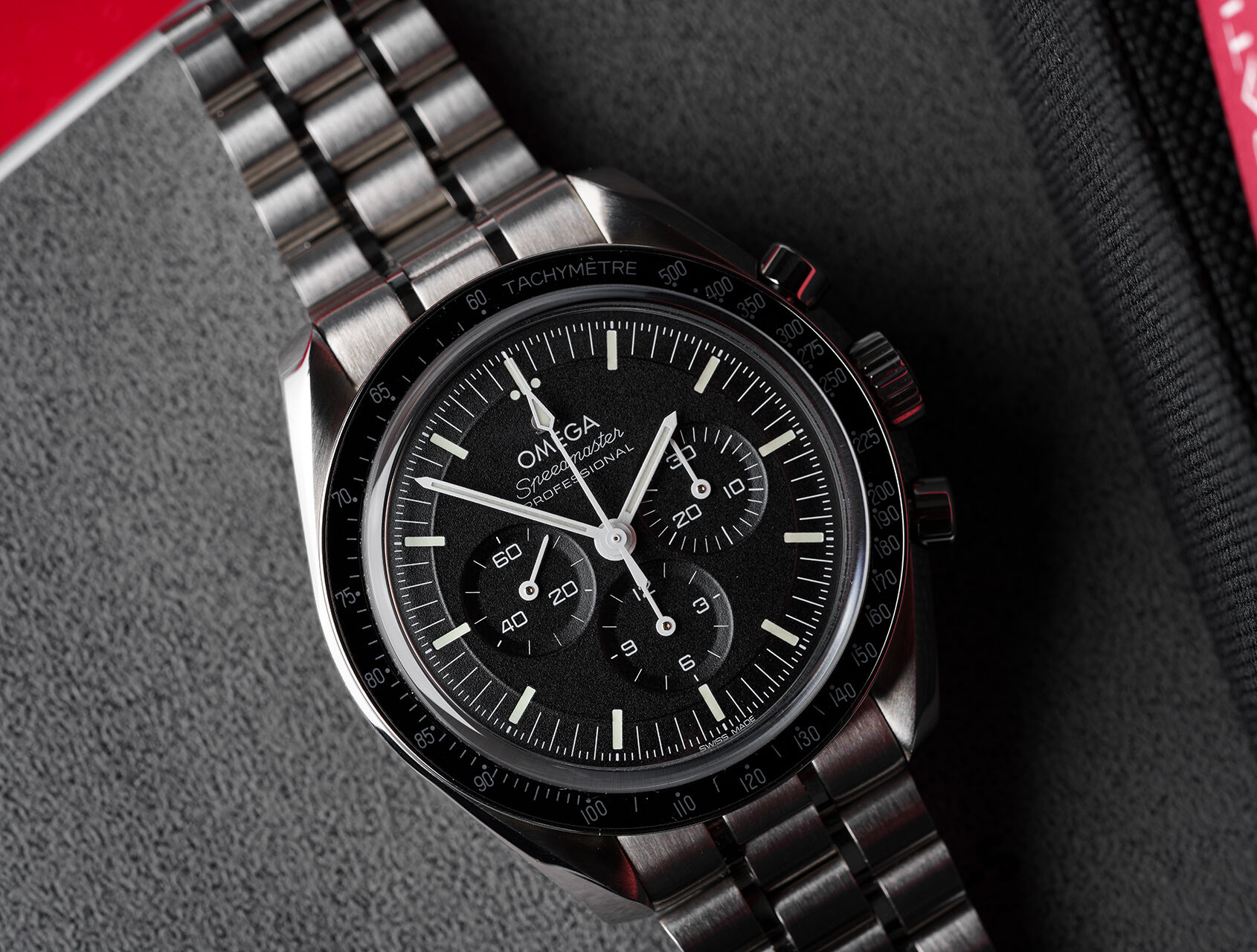 ref 31030425001002 | Sapphire Sandwich | Omega Speedmaster Professional