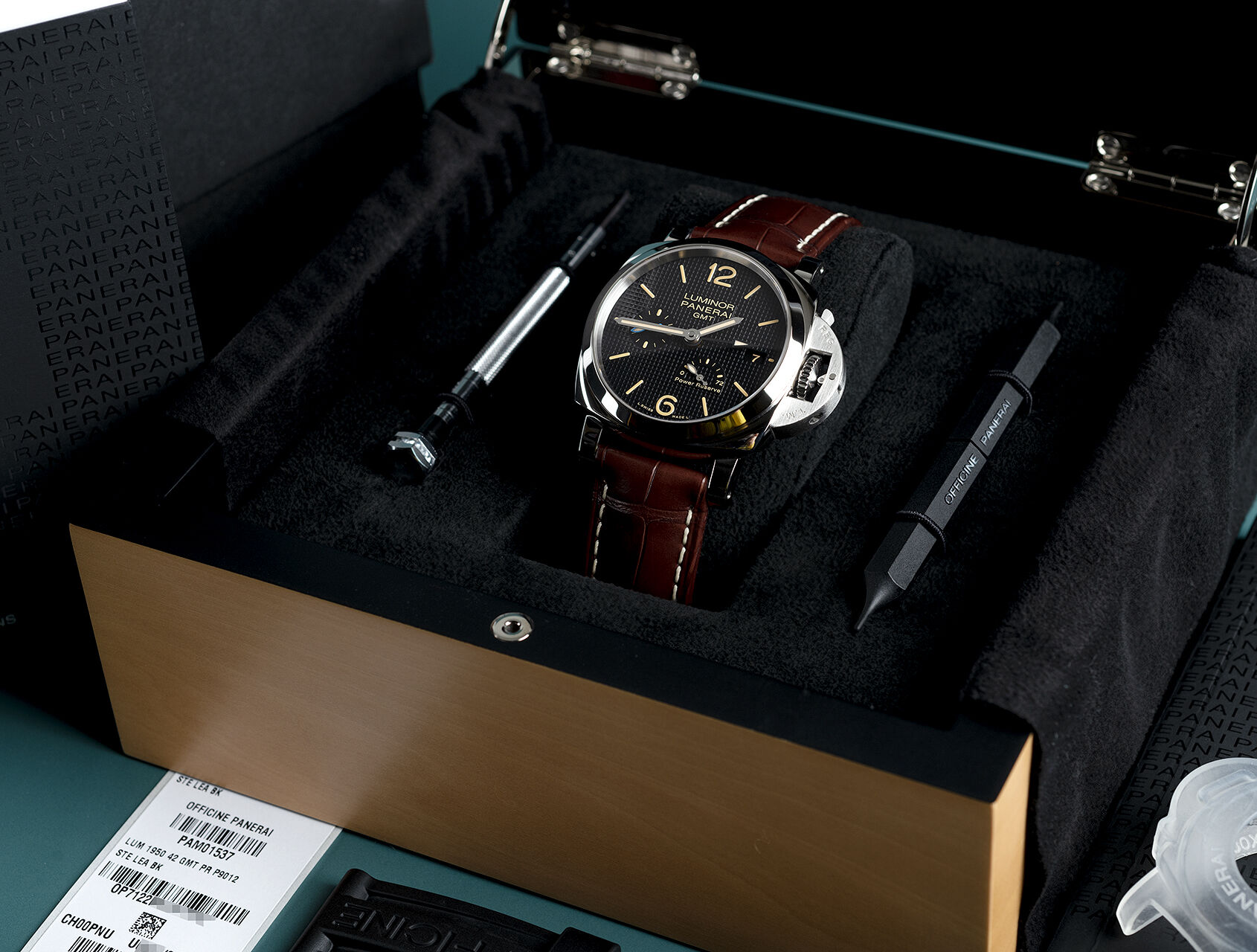 ref PAM01537 | PAM 01537 - Box & Certificate  | Panerai Luminor 1950 3-Day GMT