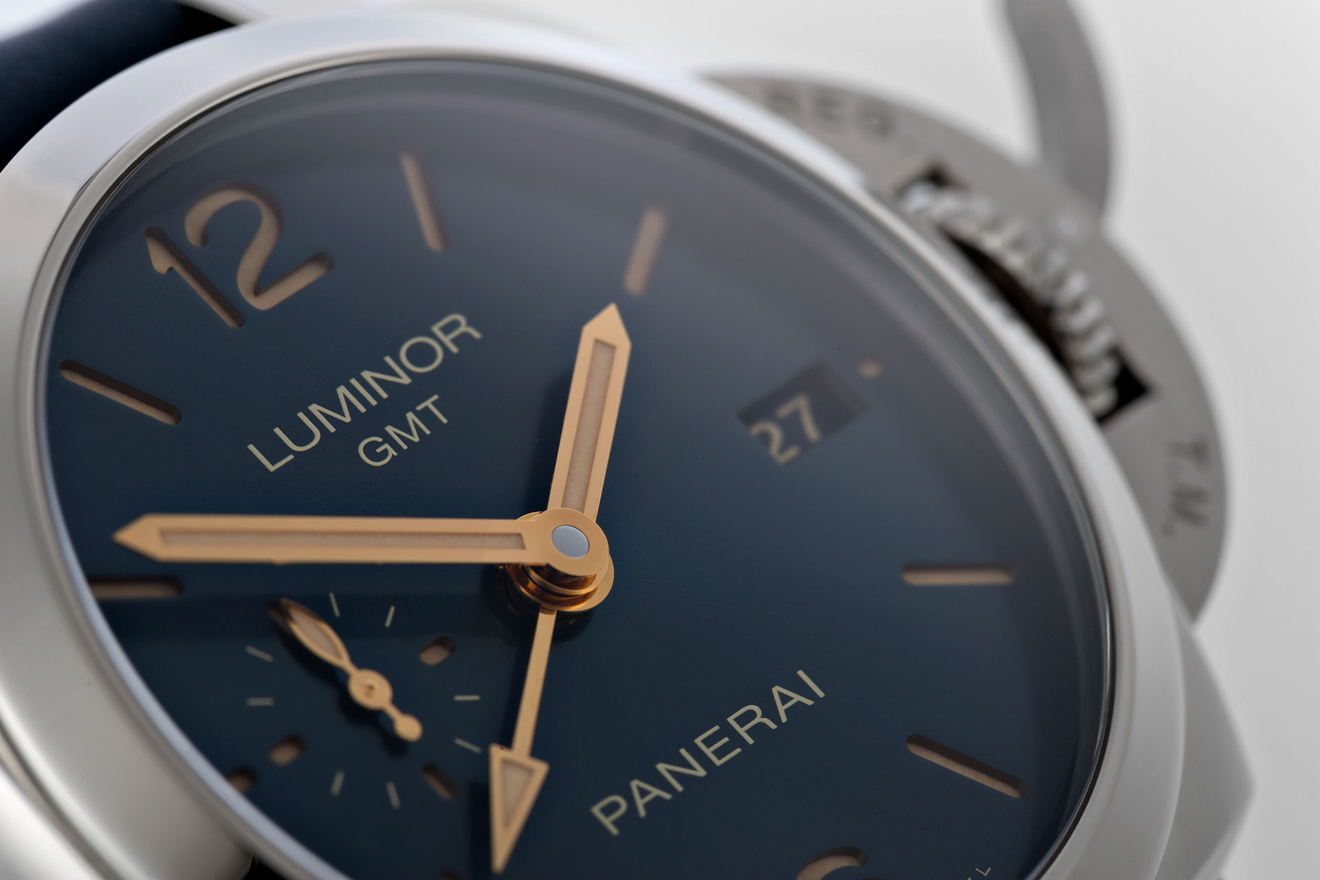 ref PAM00688 | 'Special Edition' Boutique Only | Panerai Luminor 1950 3-Day GMT