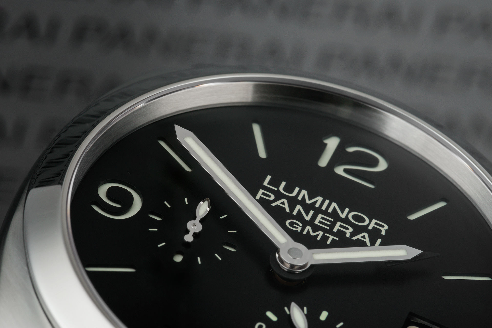 ref PAM00321 | '44mm GMT Power Reserve' | Panerai Luminor 1950