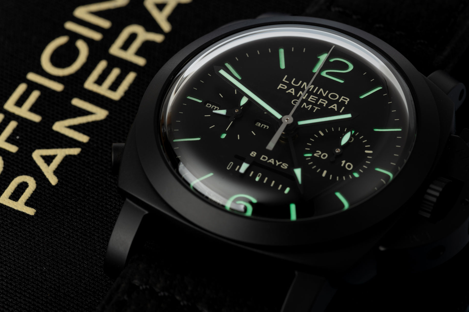 ref PAM 317 | 'Black Knight' 500 Pieces | Panerai Luminor 1950