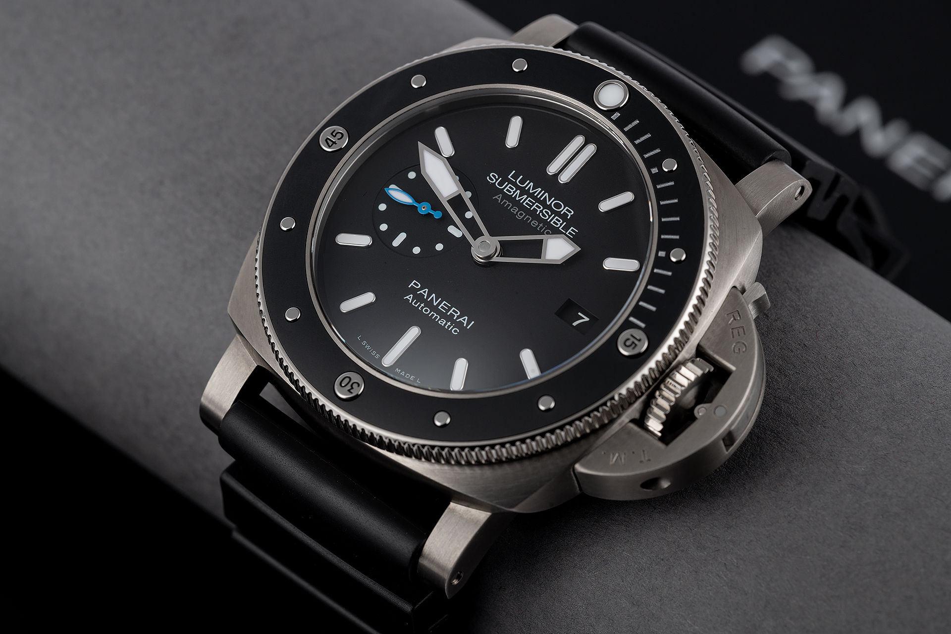 ref PAM01389 | Full Set 'Amagnetic' | Panerai Luminor Submersible