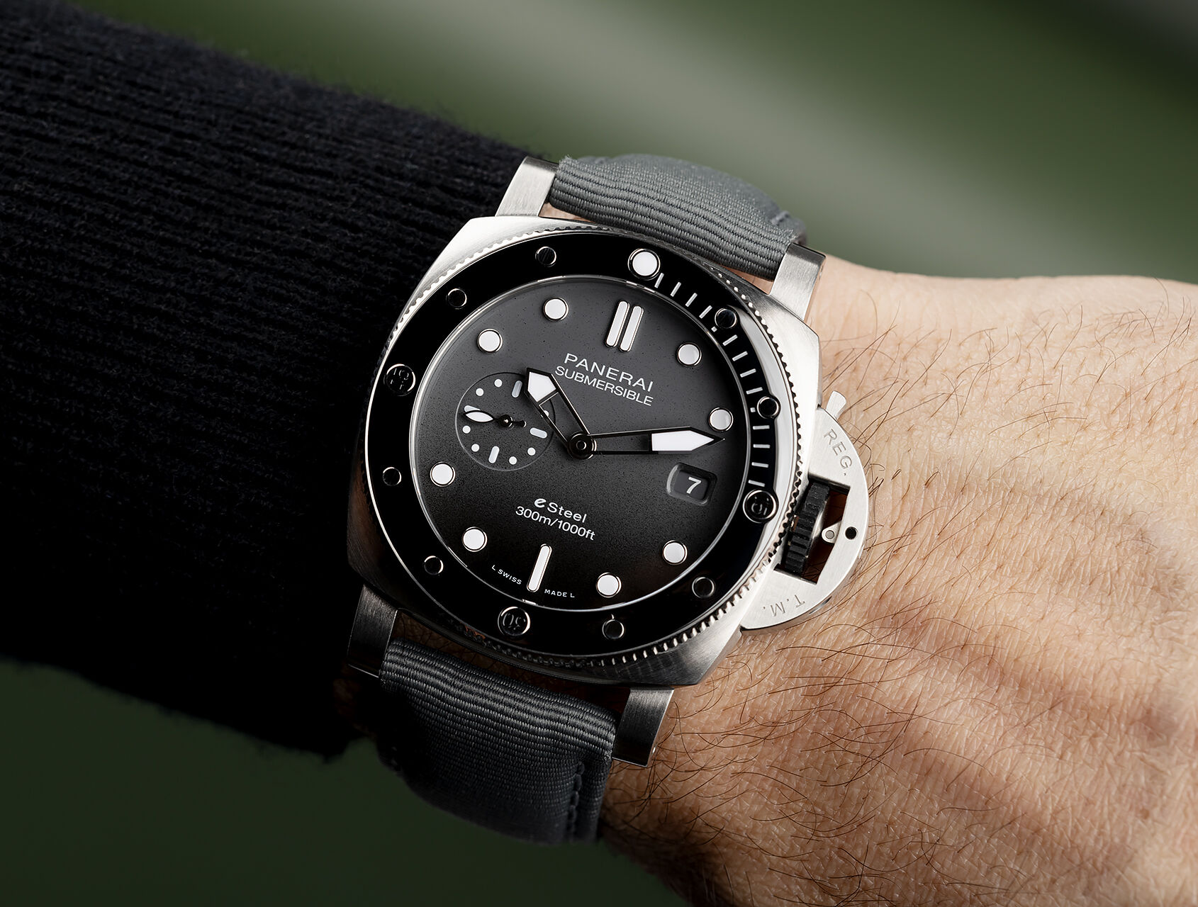 ref PAM01288 | PAM01288 - eSteel | Panerai Luminor Submersible