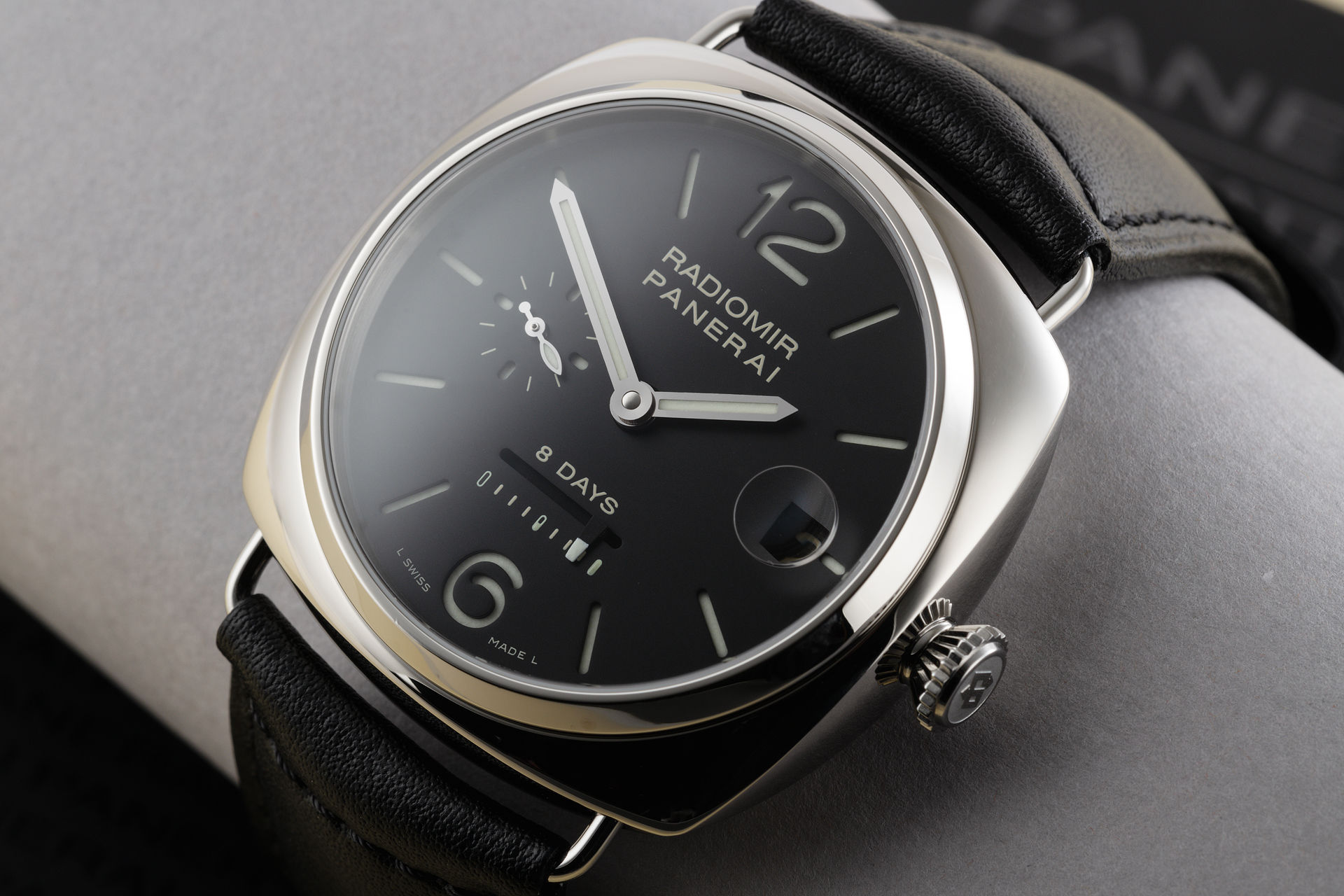 ref PAM 268 | 8 Day Power Reserve | Panerai Radiomir