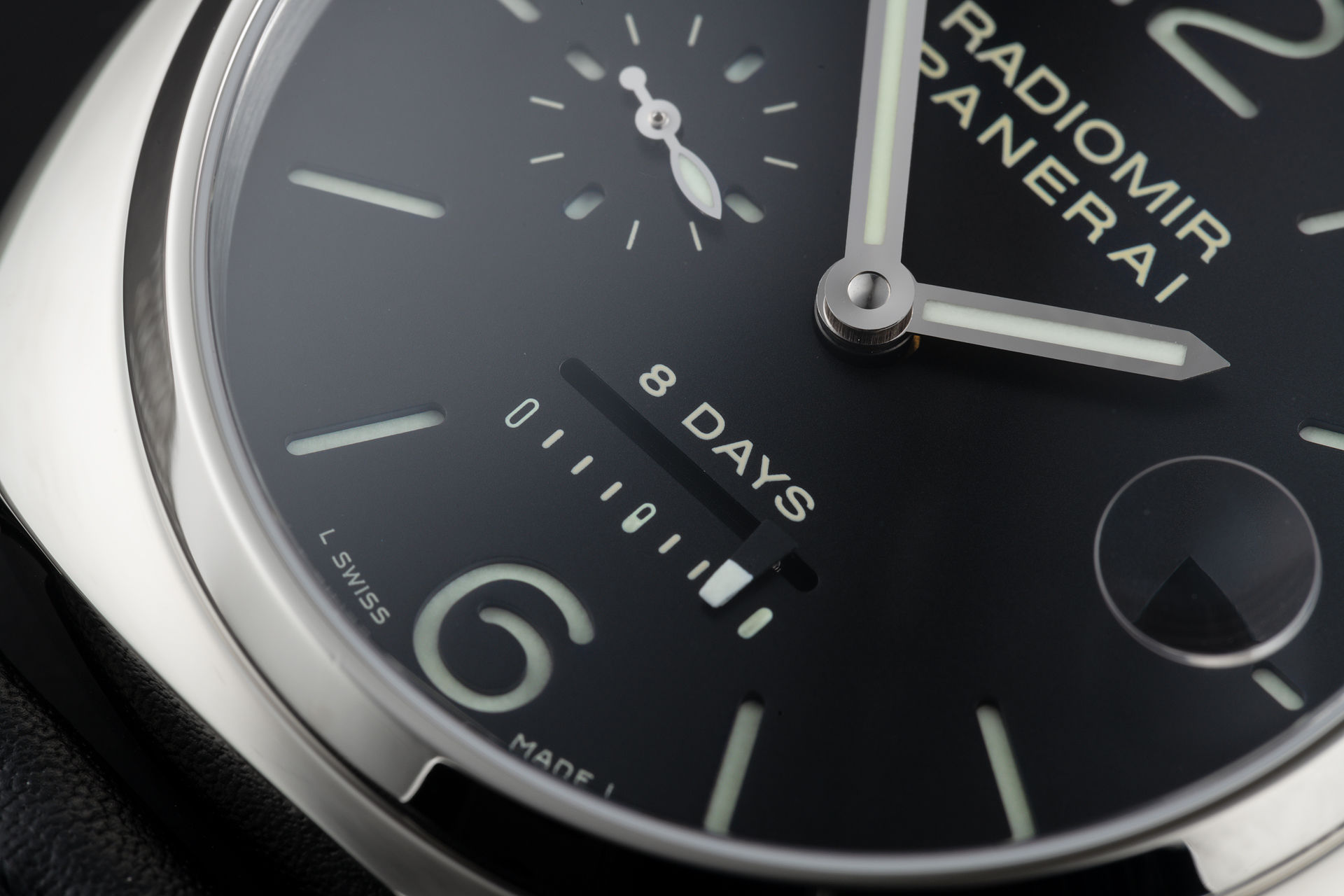 ref PAM 268 | 8 Day Power Reserve | Panerai Radiomir