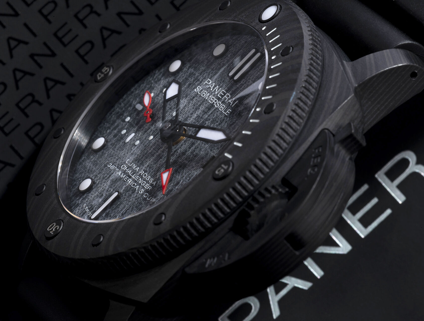 ref PAM 01039 | PAM 01039 - Carbotech | Panerai Submersible Luna Rossa