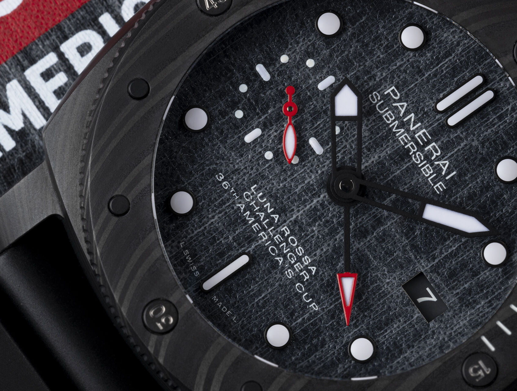 ref PAM 01039 | PAM 01039 - Carbotech | Panerai Submersible Luna Rossa