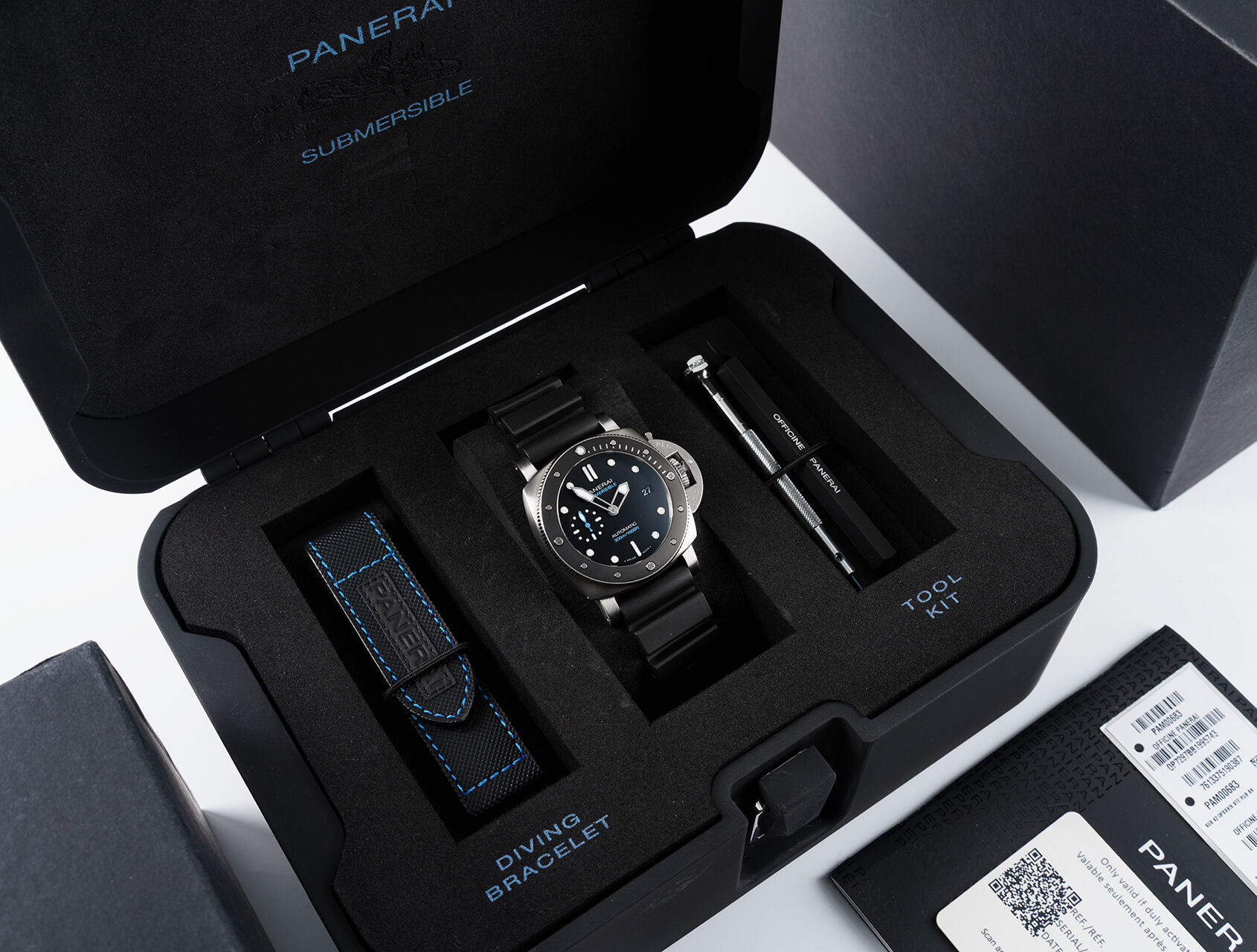 ref PAM00683 | Submersible | Panerai Submersible