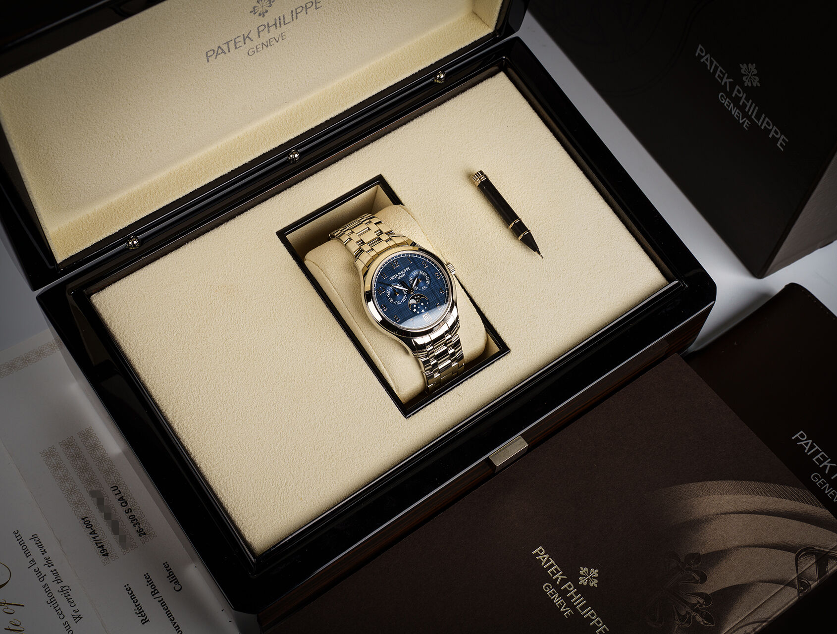 ref 4947/1A-001 | 4947 - Complication | Patek Philippe Annual Calendar