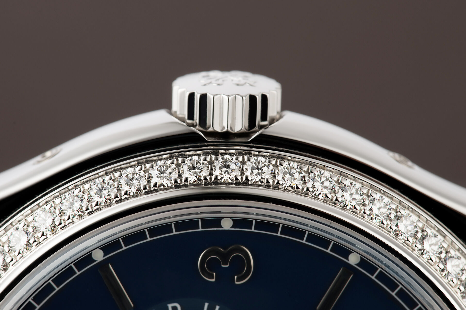 ref 5147G-001 | 'Brand New' Diamond Bezel | Patek Philippe Annual Calendar