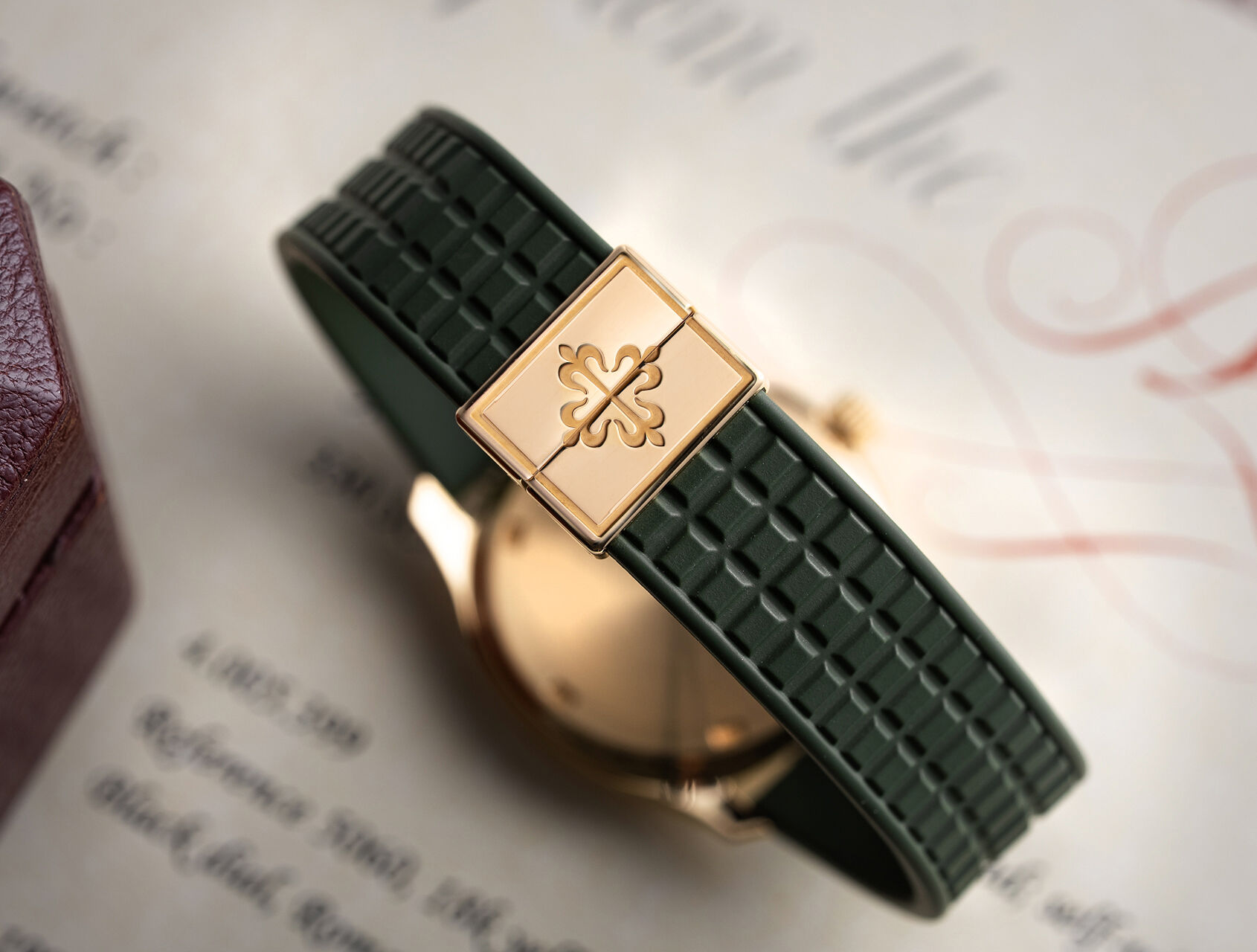 ref 5060 | 5060 - Yellow Gold | Patek Philippe Aquanaut