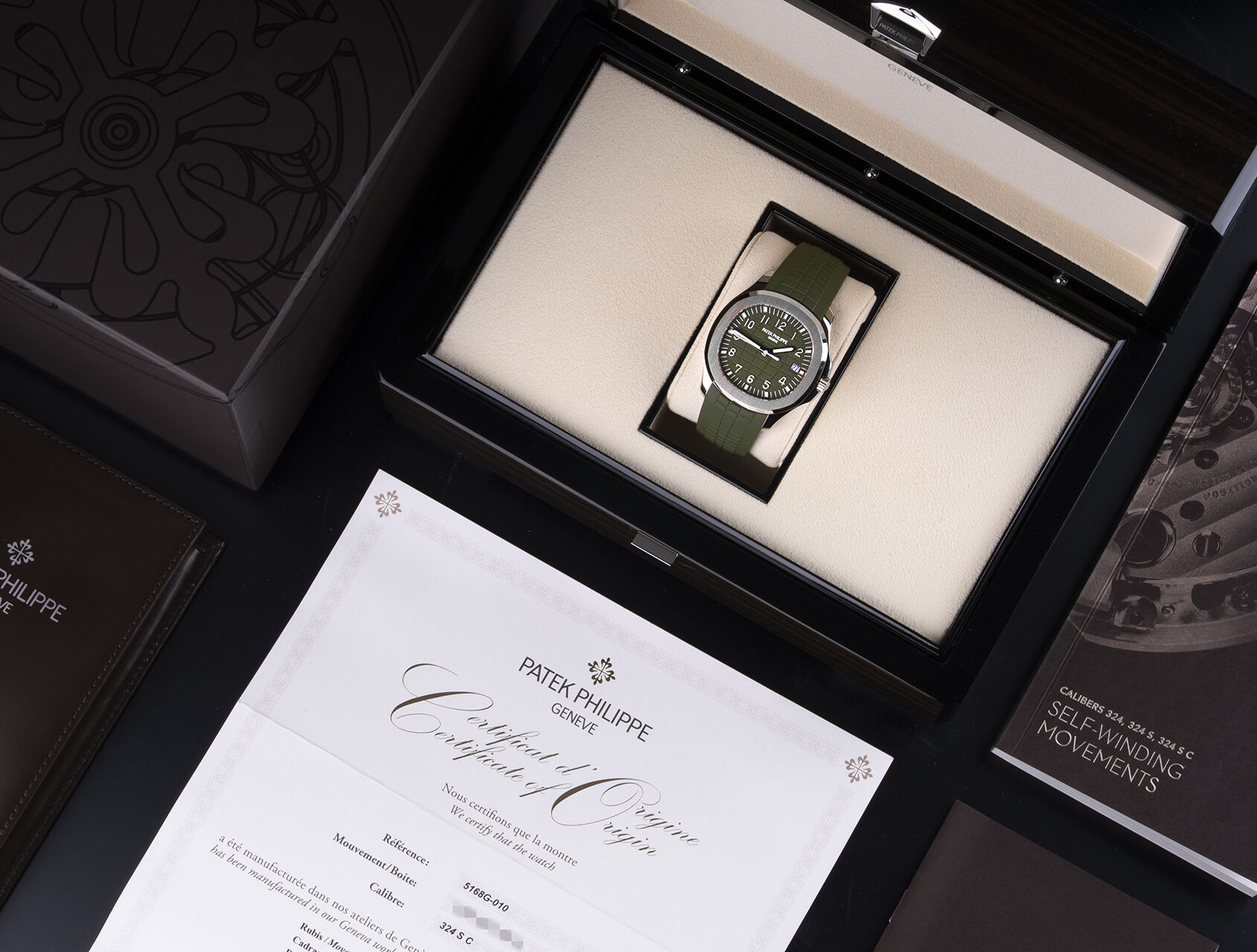 ref 5168G-010 | 5168G-010 - White Gold | Patek Philippe Aquanaut