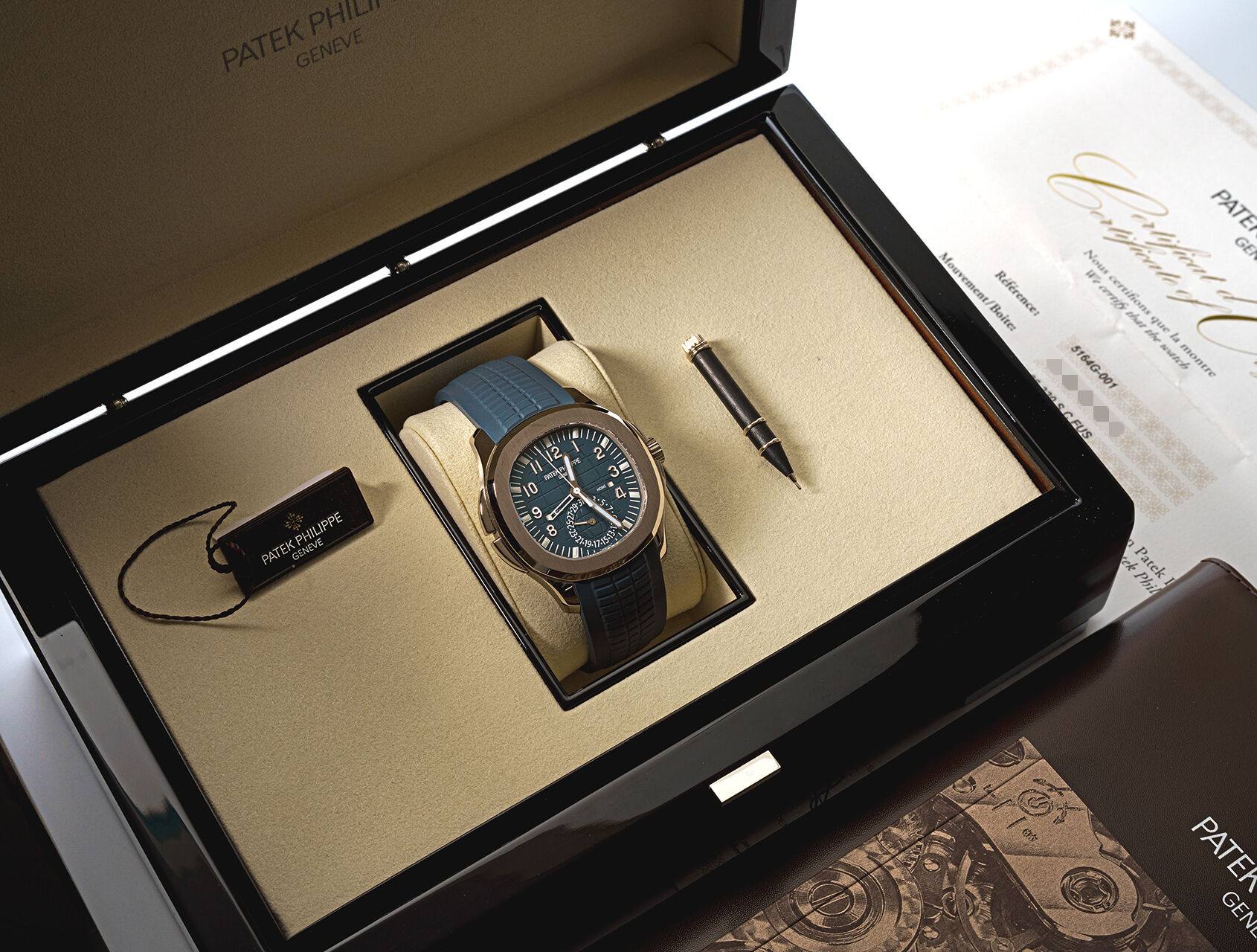 ref 5164G-001 | Aquanaut Travel Time | Patek Philippe Aquanaut Travel Time