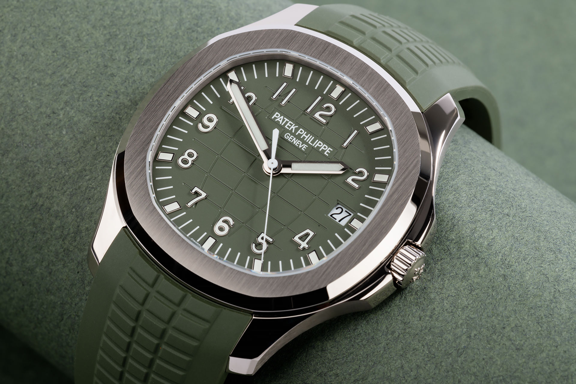 ref 5168G-010 | White Gold 'Khaki' | Patek Philippe Aquanaut