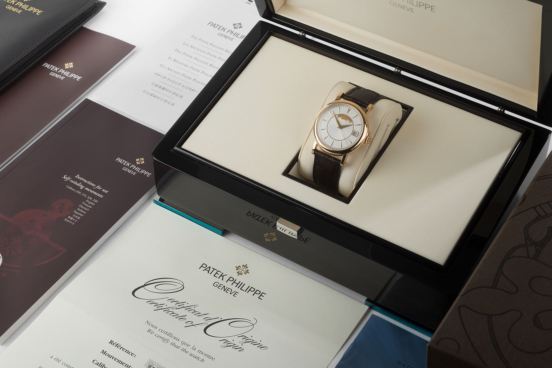 ref 5153J-001 | 18ct Yellow Gold Officer's Case | Patek Philippe Calatrava 