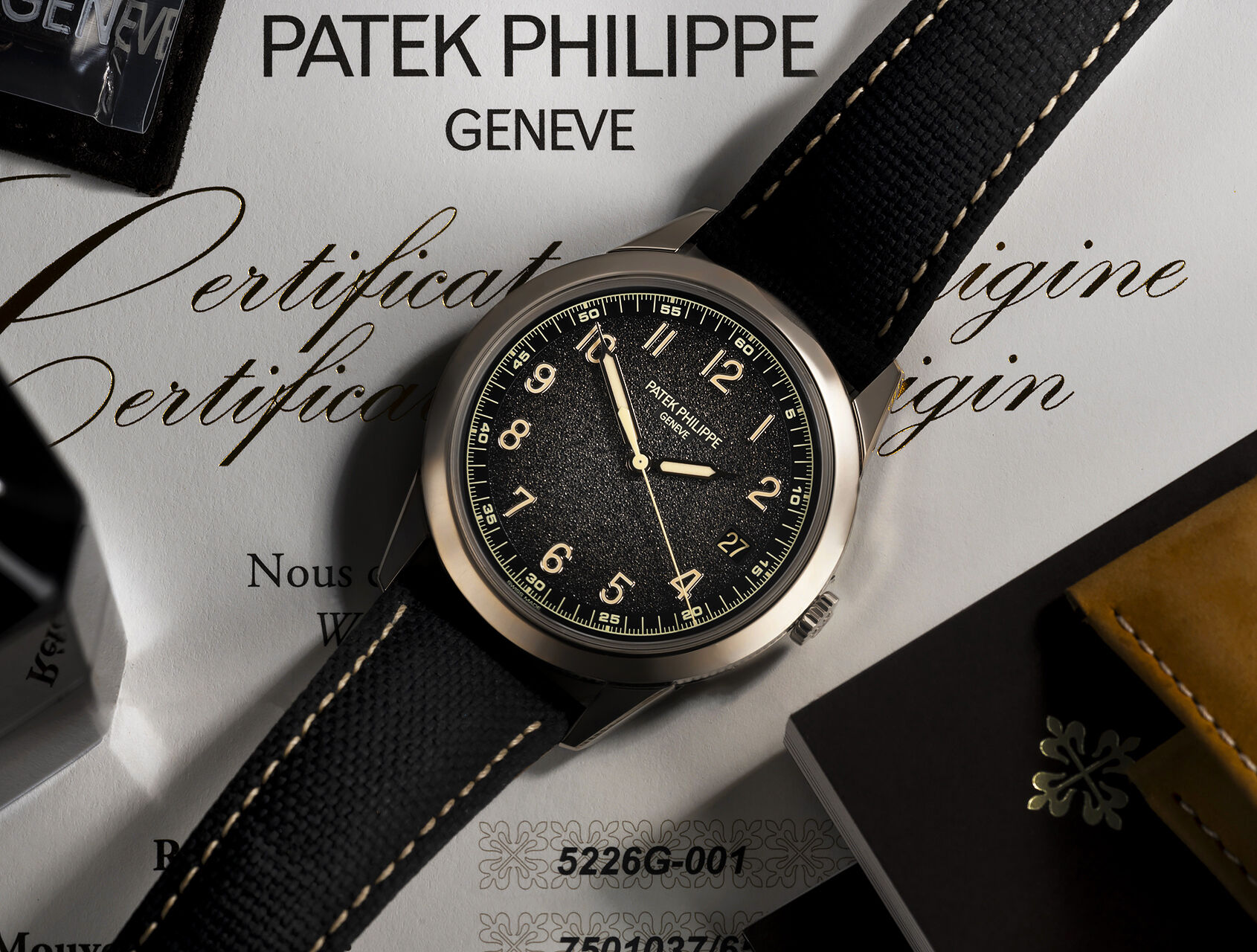 ref 5226G-001 | 5226G-001 - White Gold | Patek Philippe Calatrava 