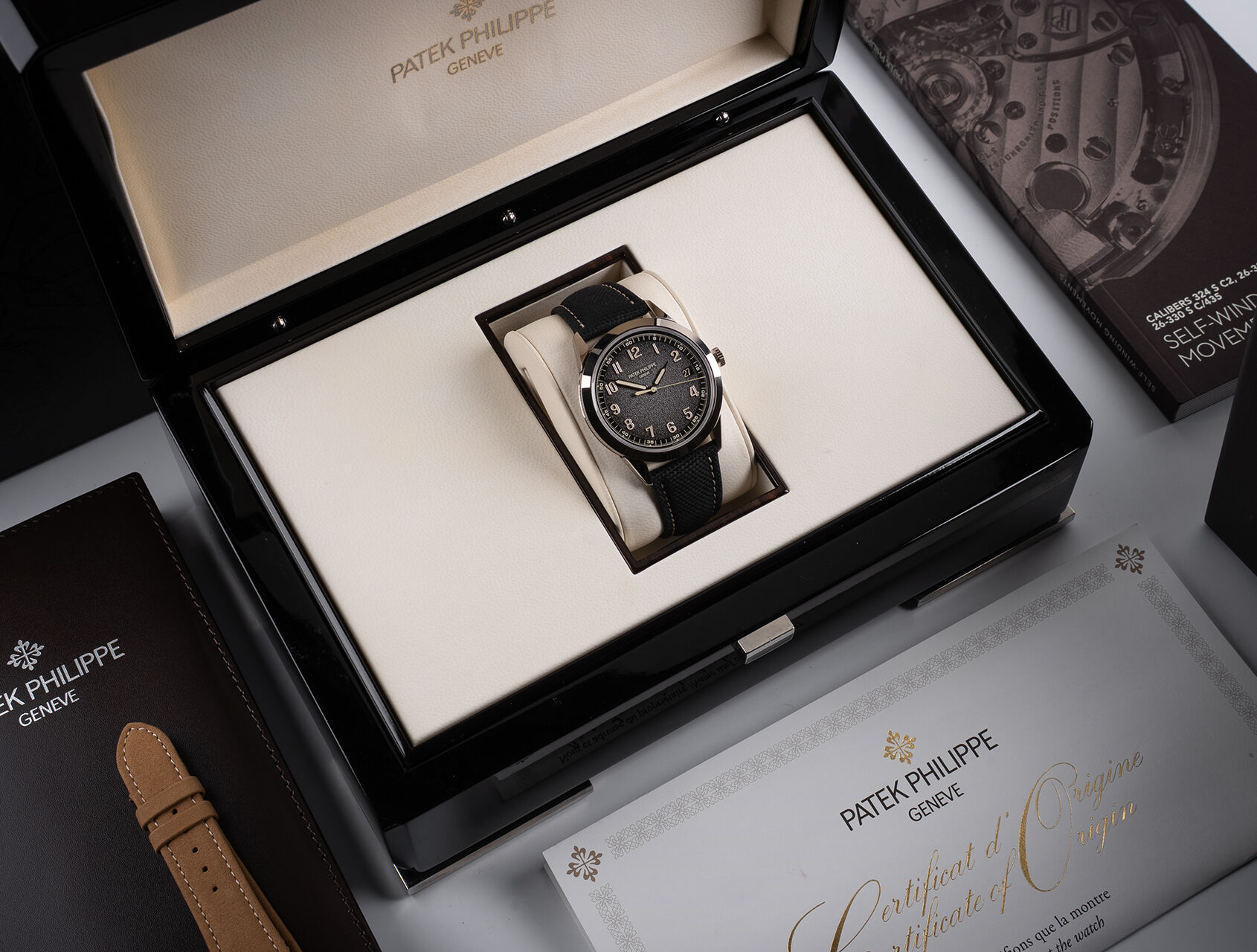 ref 5226G-001 | 5226G - Charcoal Dial | Patek Philippe Calatrava 