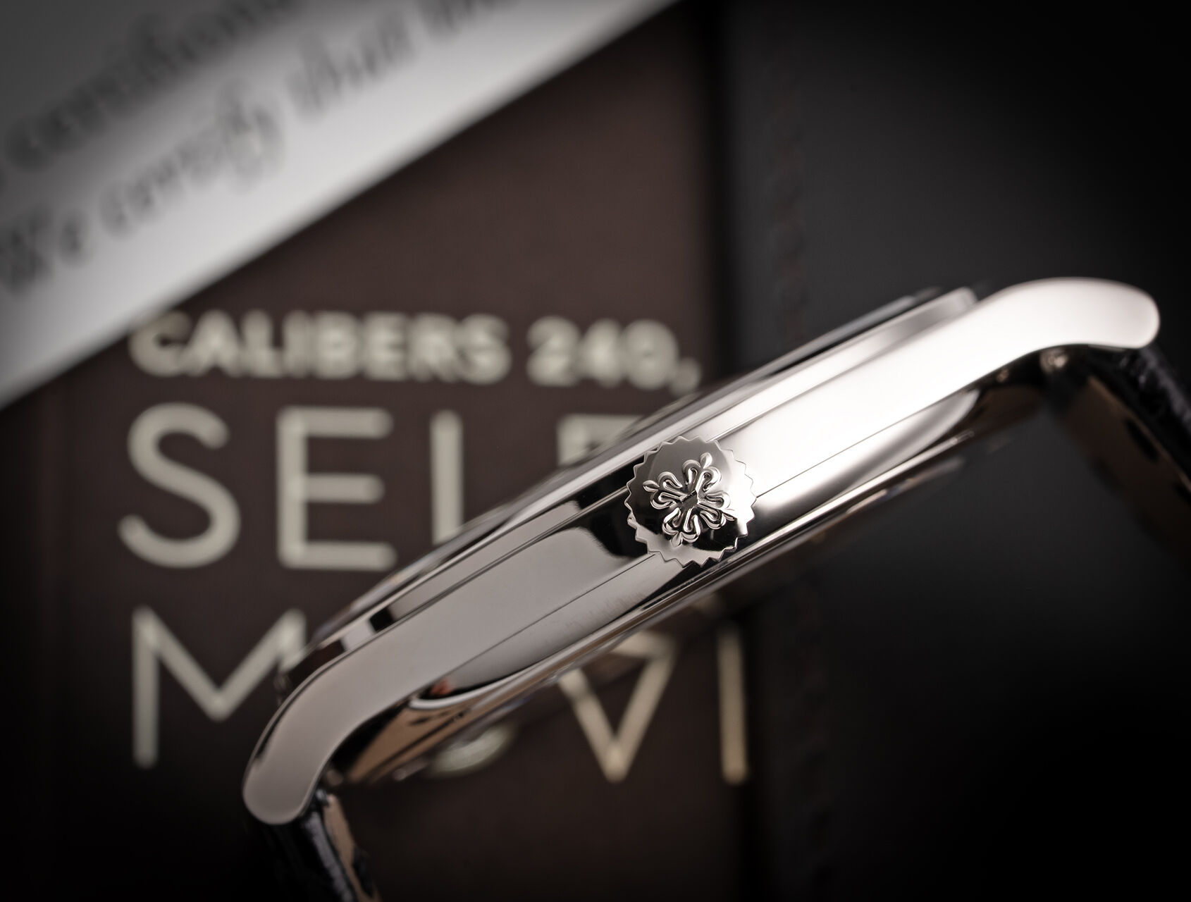 ref 5296G-010 | 5296G-010 - White Gold | Patek Philippe Calatrava 