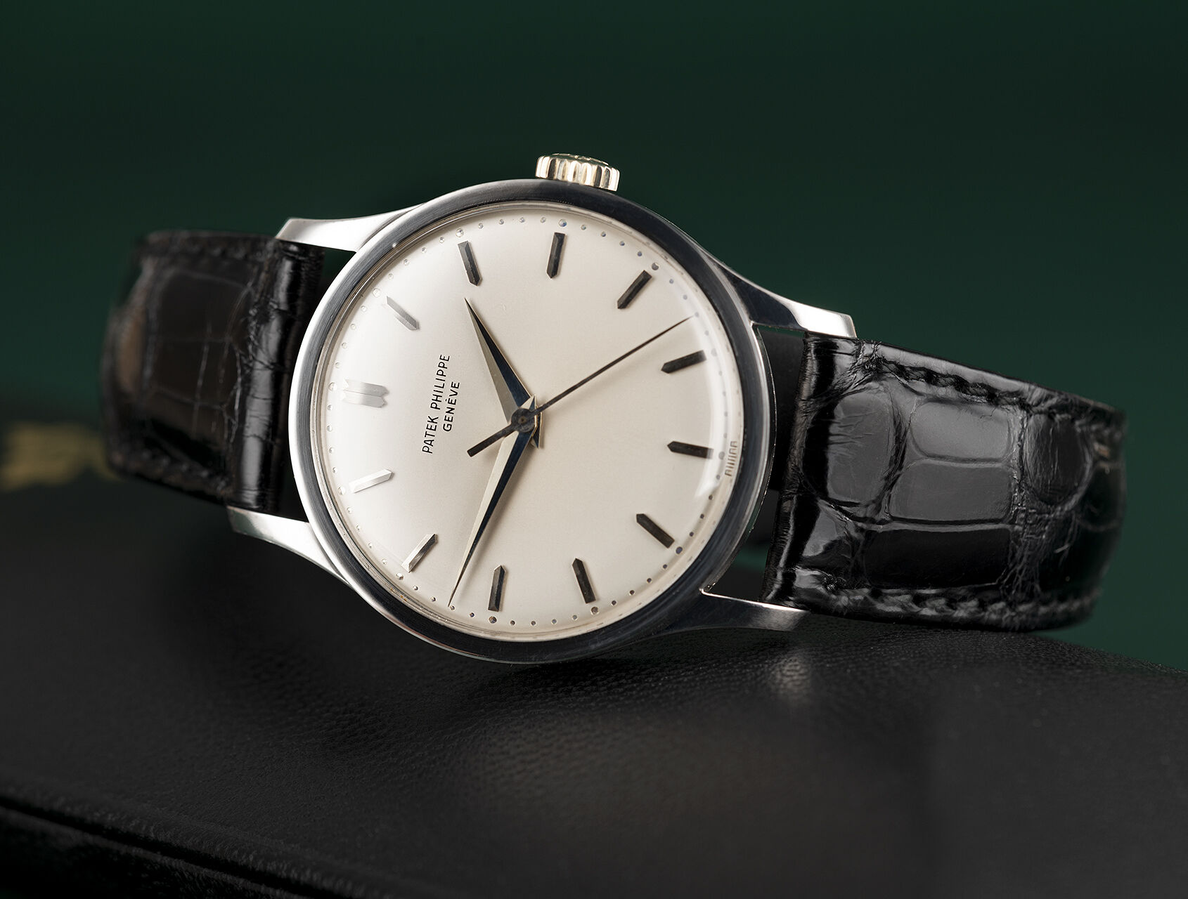 ref 570 | Very Rare White Gold Ref. 570 | Patek Philippe Calatrava 