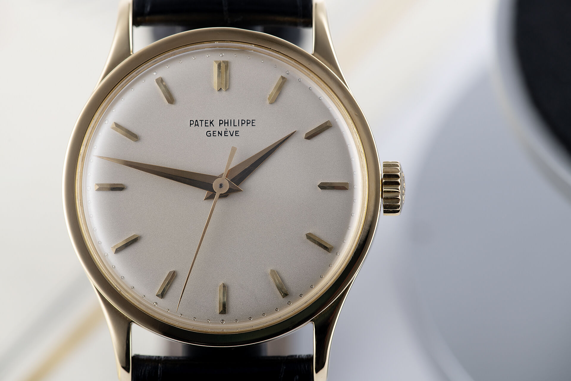 ref 570 | Yellow Gold – Centre Seconds | Patek Philippe Calatrava 