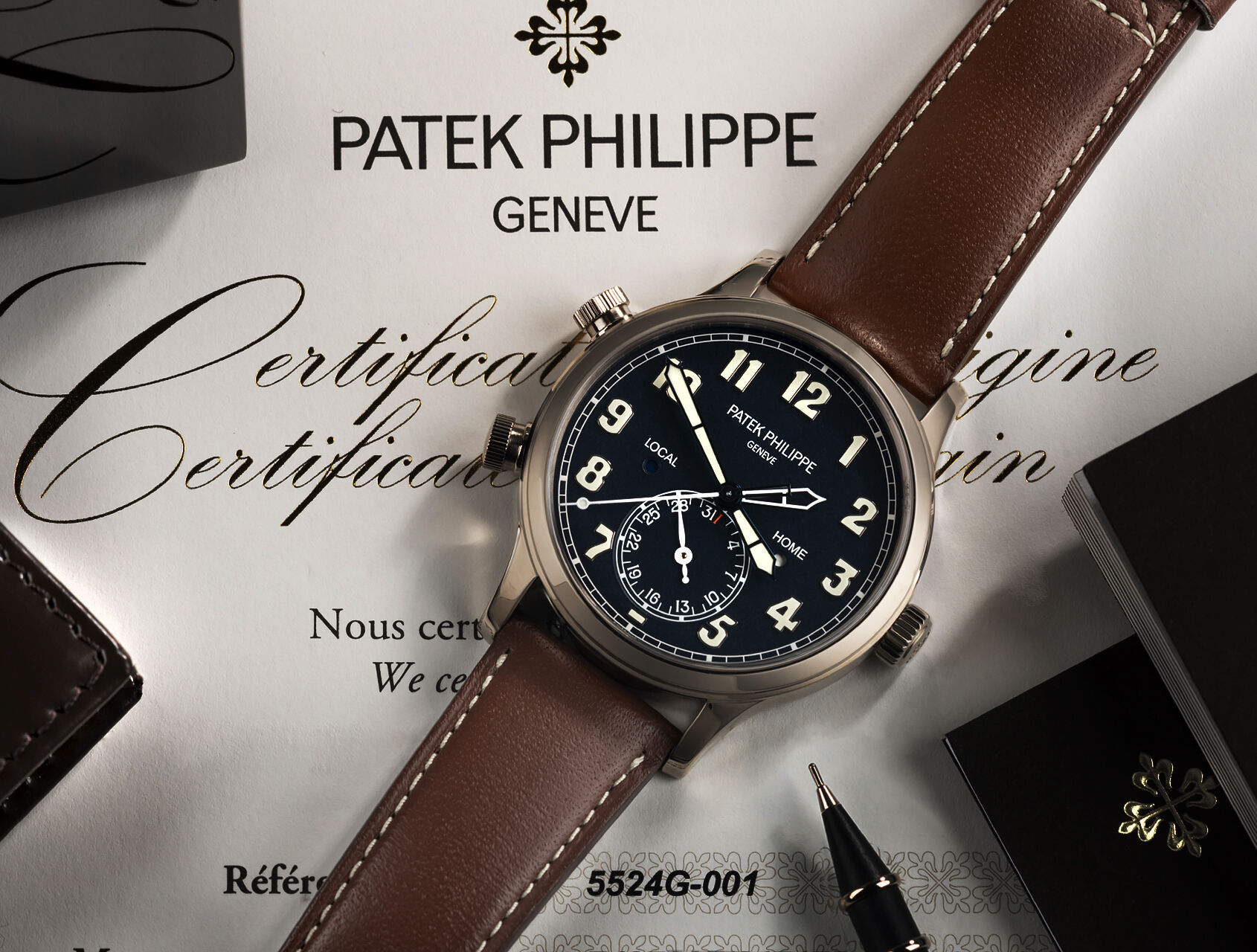 ref 5524G-001 | 5524G-001 - White Gold | Patek Philippe Calatrava Pilot Travel Time