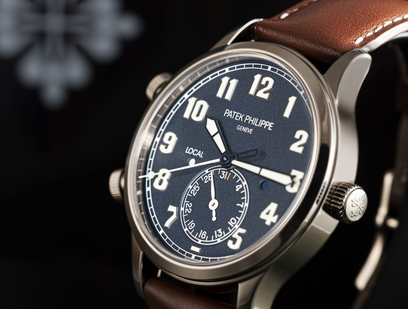 ref 5524G-001 | 5524G-001 - White Gold | Patek Philippe Calatrava Pilot Travel Time