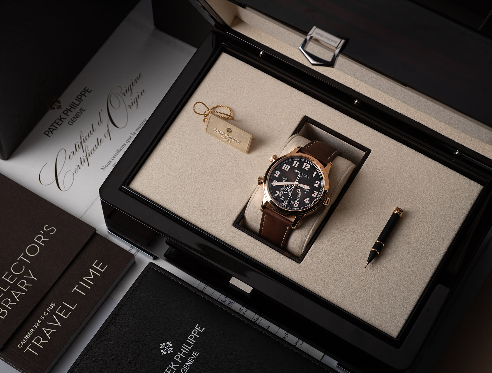 ref 5524R-001 | 5524R - Rose Gold | Patek Philippe Calatrava Pilot Travel Time