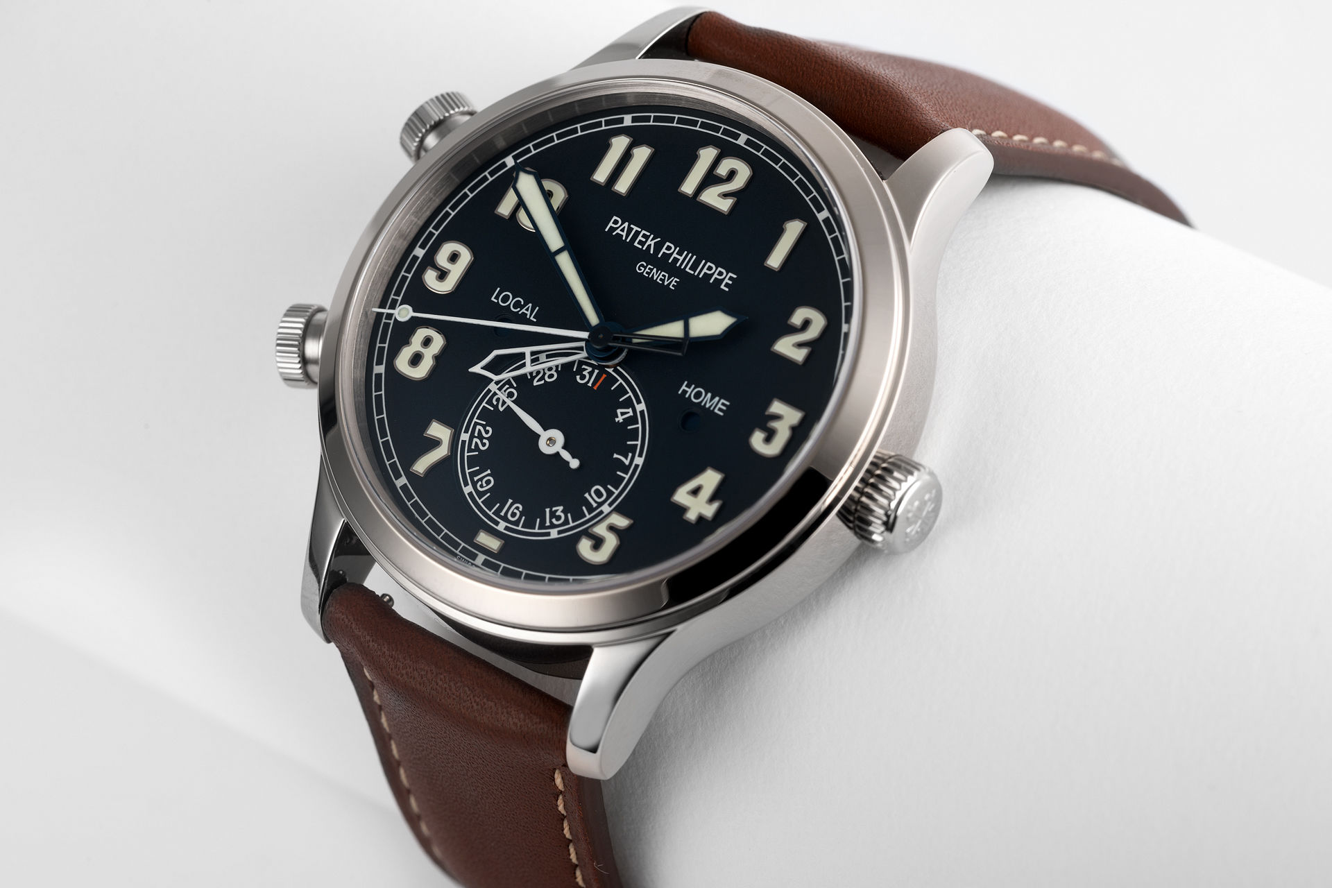 ref 5524G-001 | 'Under Patek Warranty' | Patek Philippe Calatrava Pilot Travel Time