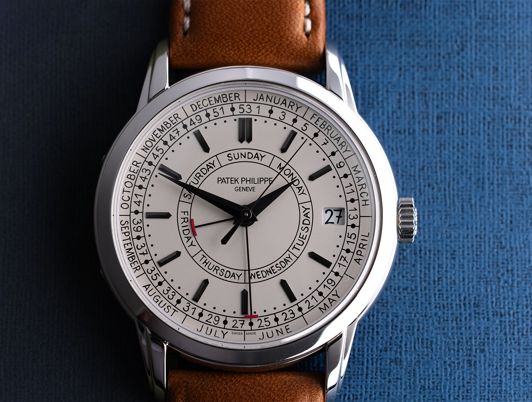 ref 5212A-001 | 5212A - Box & Certificate | Patek Philippe Calatrava Weekly Calendar