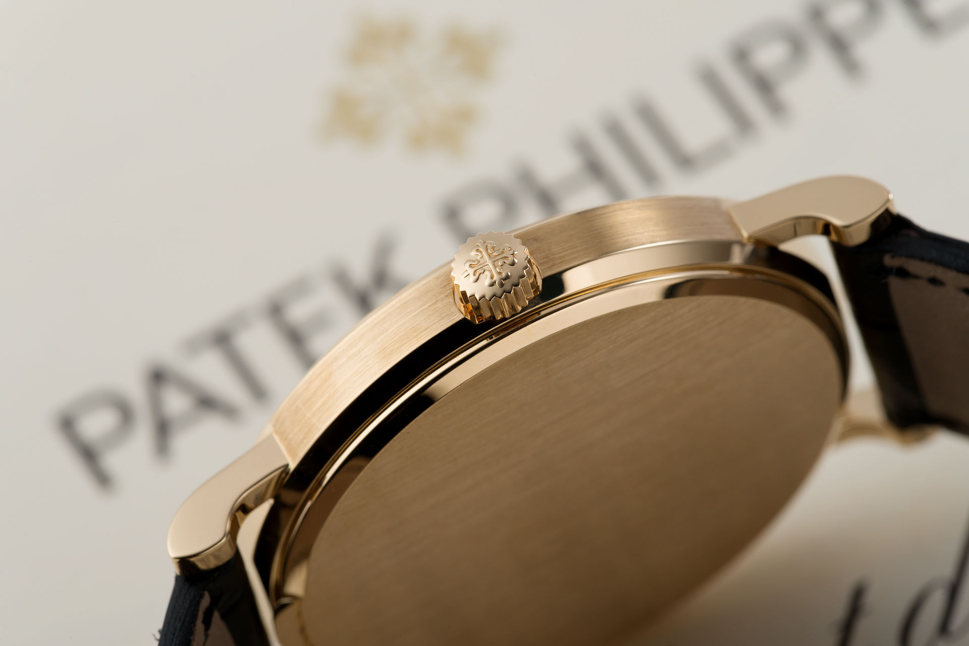 ref 3802/200 | Yellow Gold 'Full Set' | Patek Philippe Calatrava 