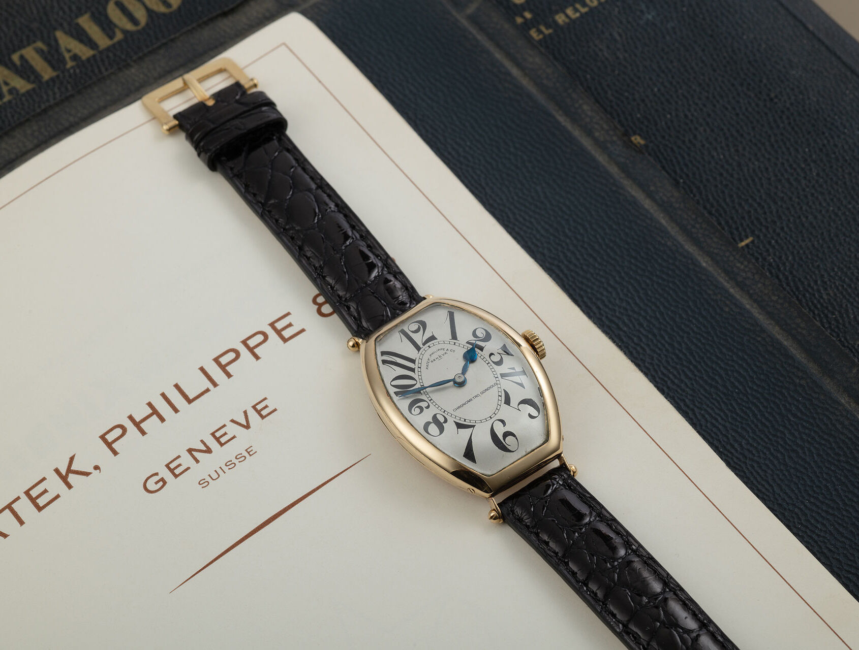  | Rare Early Large Wristwatch | Patek Philippe Chronometro Gondolo