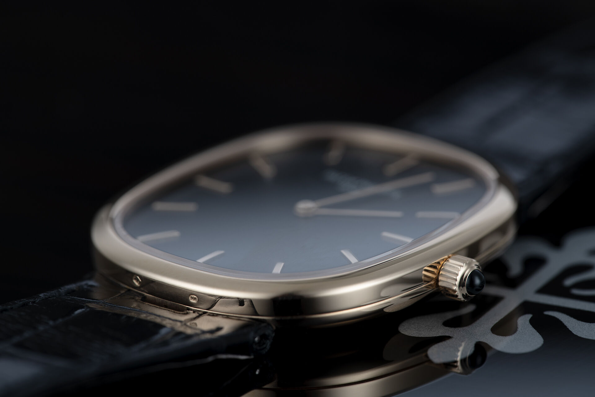 ref 5738R-001 | Brand New 'Ultra Thin' | Patek Philippe Golden Ellipse