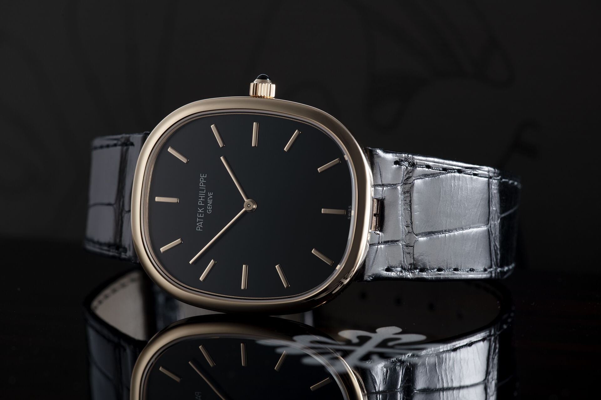 ref 5738R-001 | Brand New 'Ultra Thin' | Patek Philippe Golden Ellipse