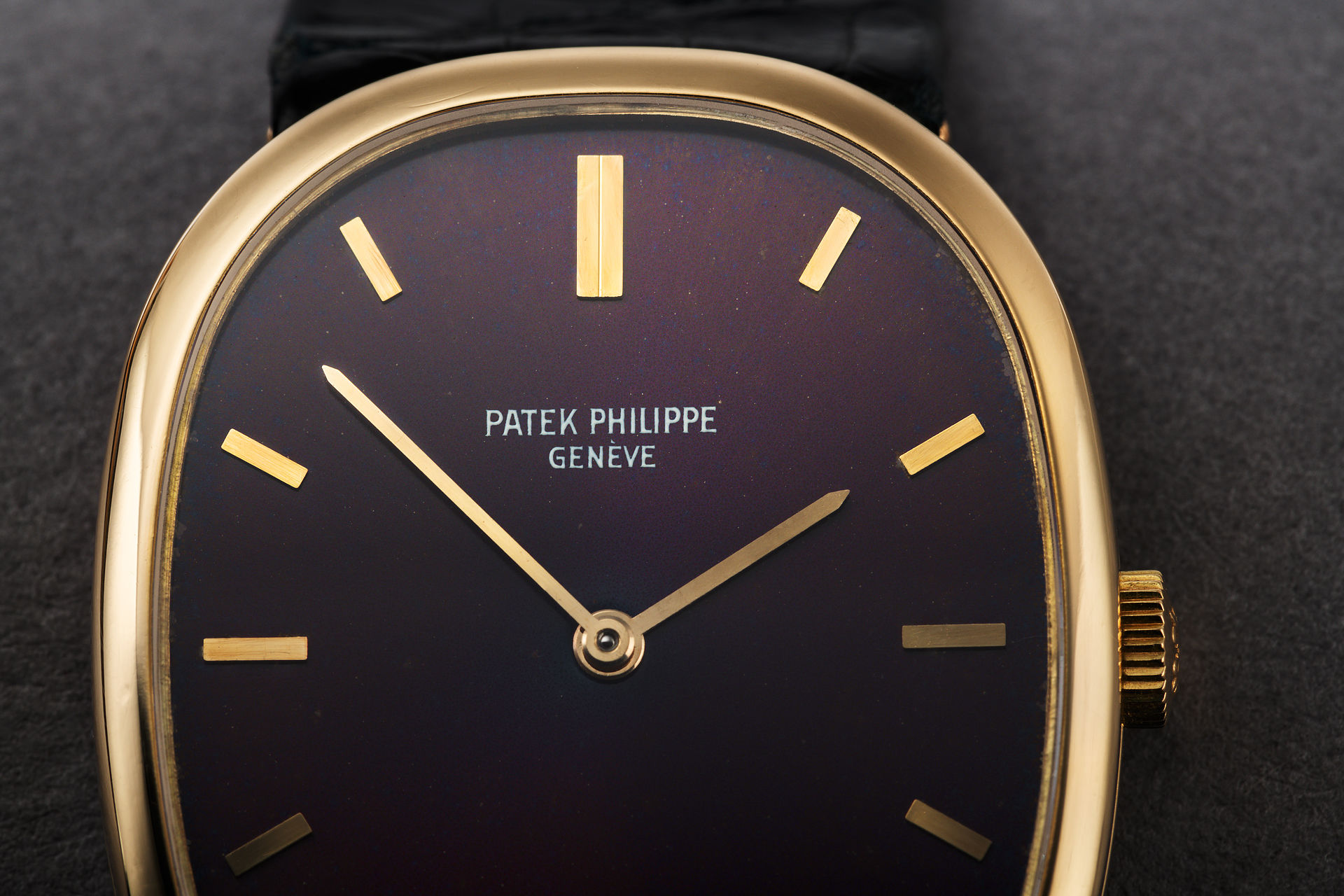 ref 3648 | Original Certificate 'Schlumberger' | Patek Philippe Golden Ellipse