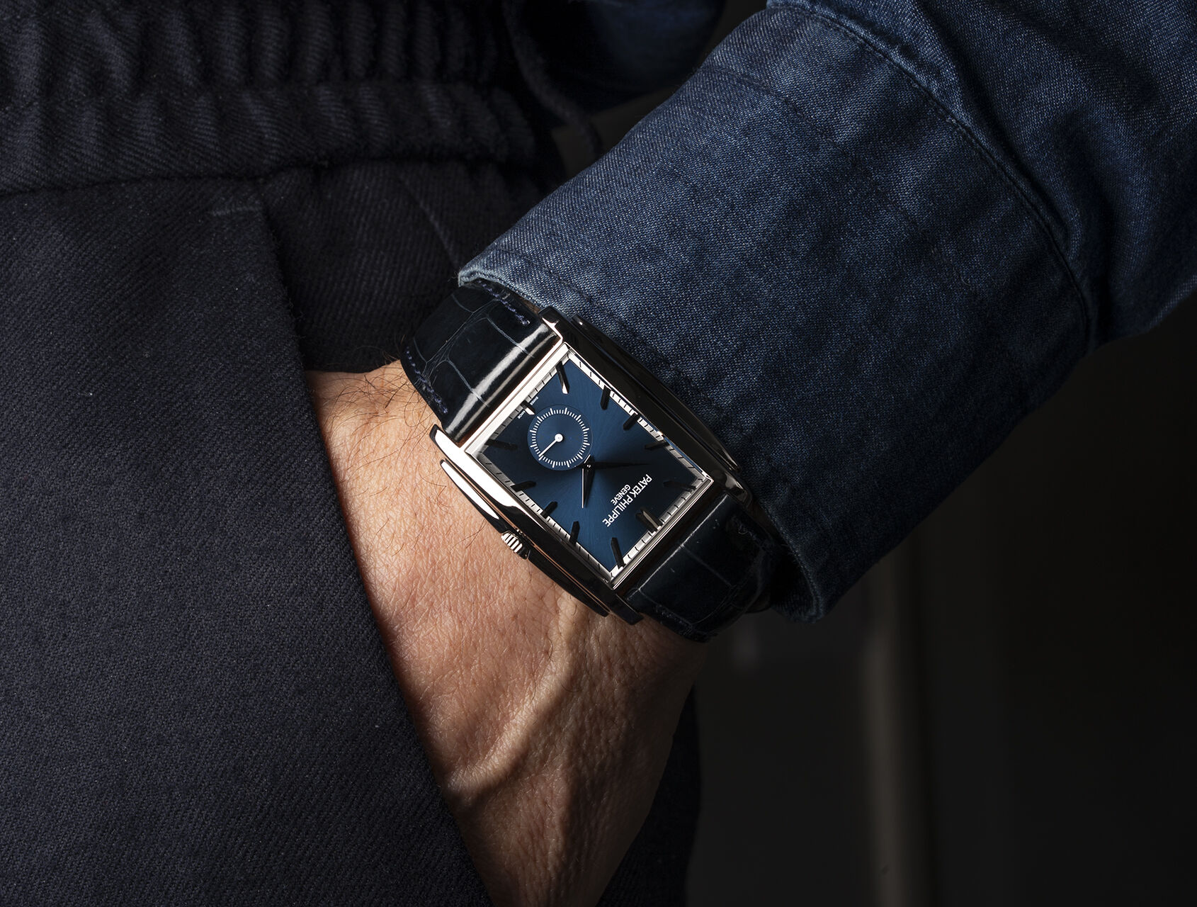 ref 5124G-011 | 5124G - White Gold | Patek Philippe Gondolo