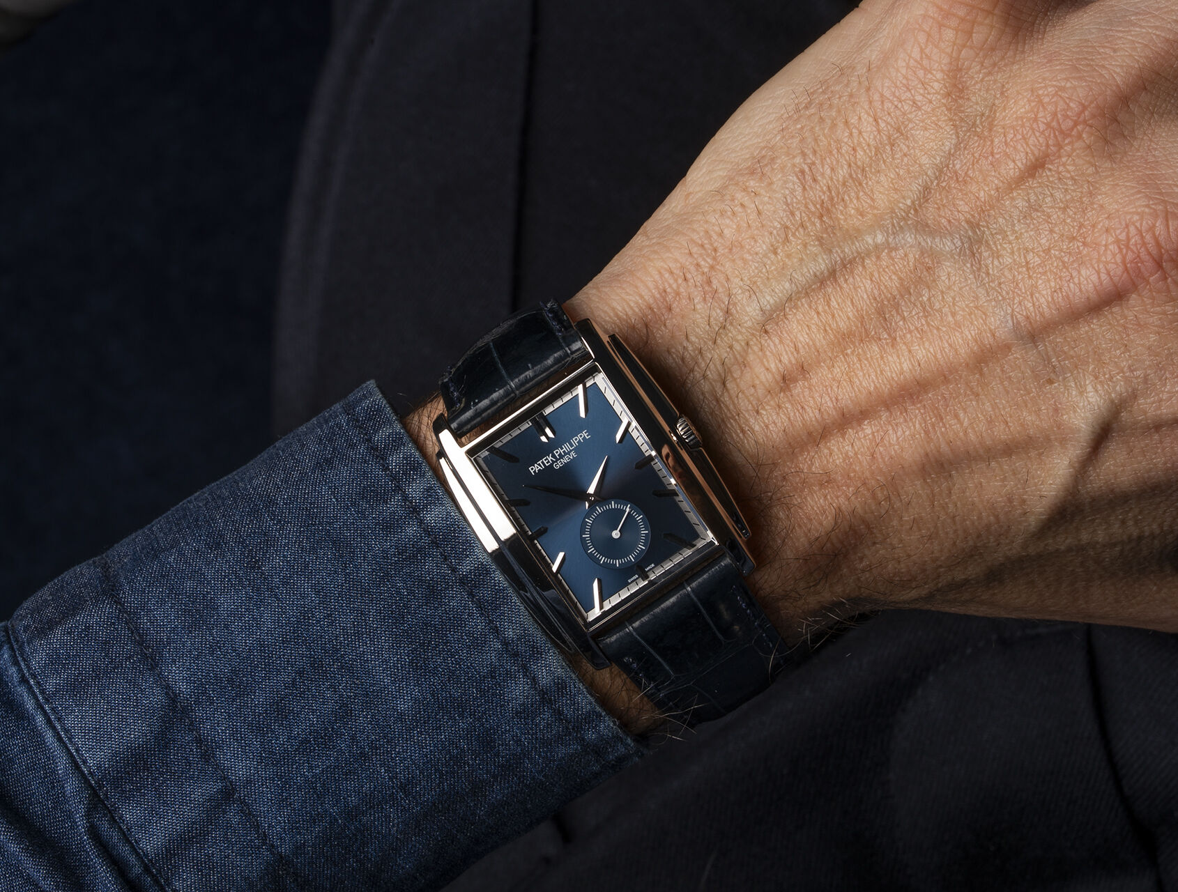 ref 5124G-011 | 5124G - White Gold | Patek Philippe Gondolo