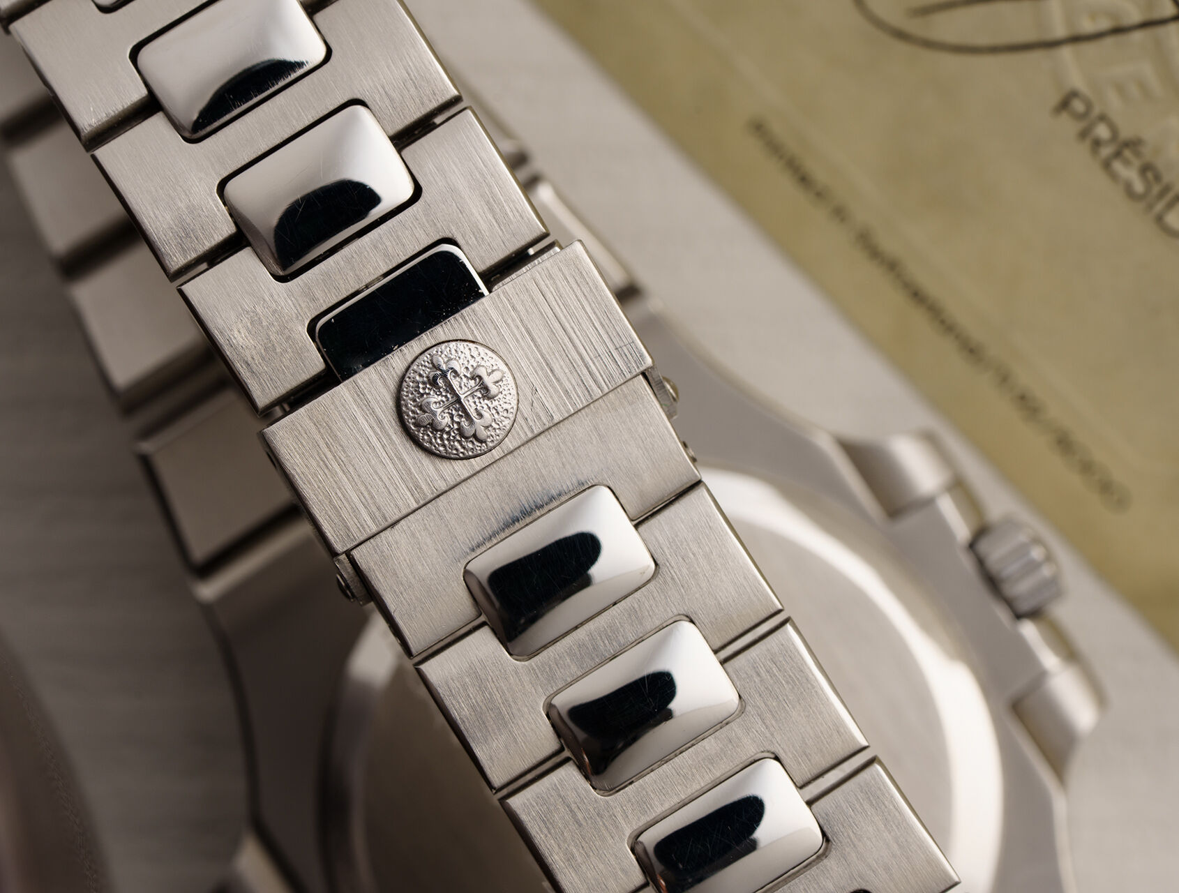 ref 3800/1A-010 | 3800/1A - Box & Papers | Patek Philippe Nautilus