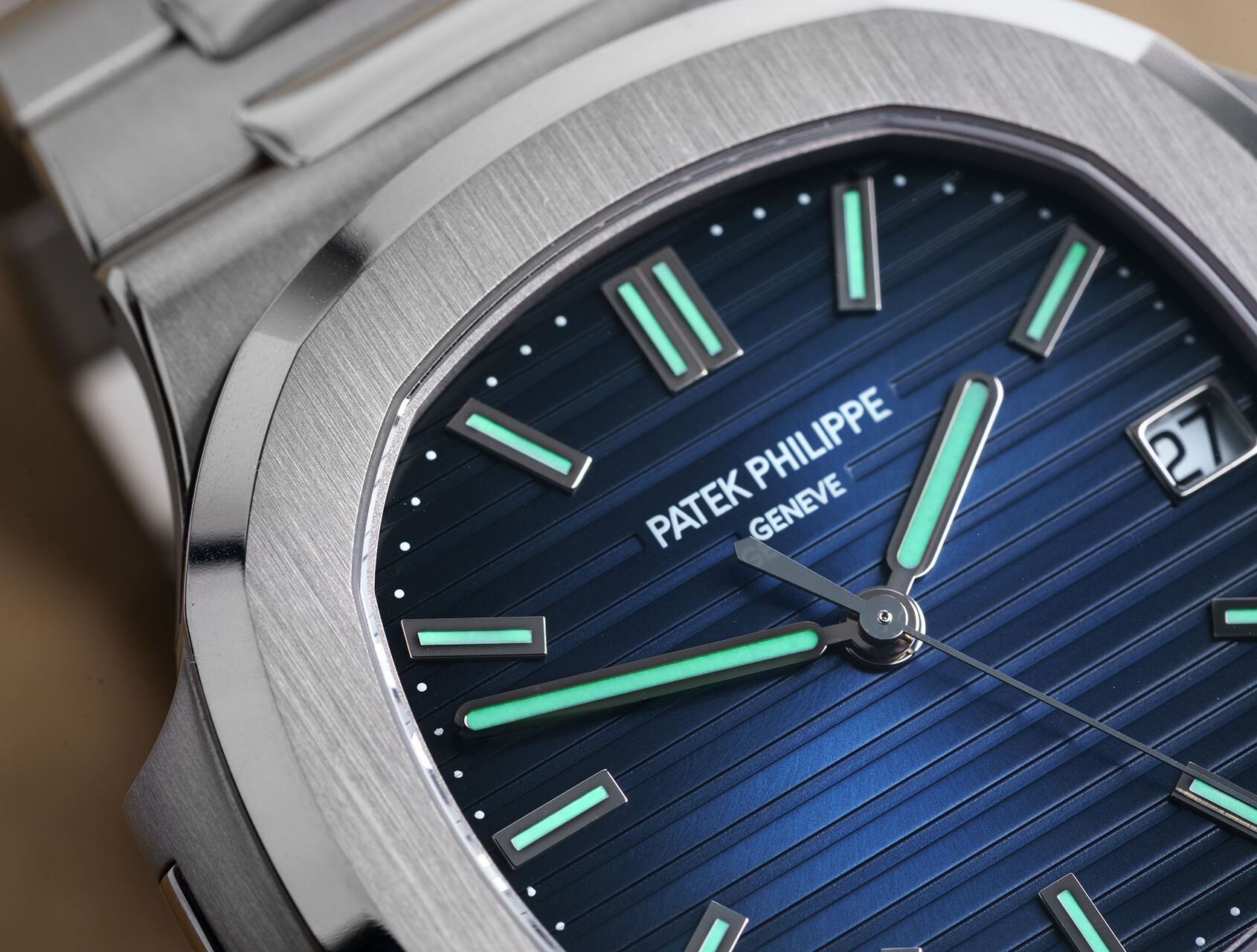 ref 5811/1G-001 | 5811/1G-001 - White Gold | Patek Philippe Nautilus