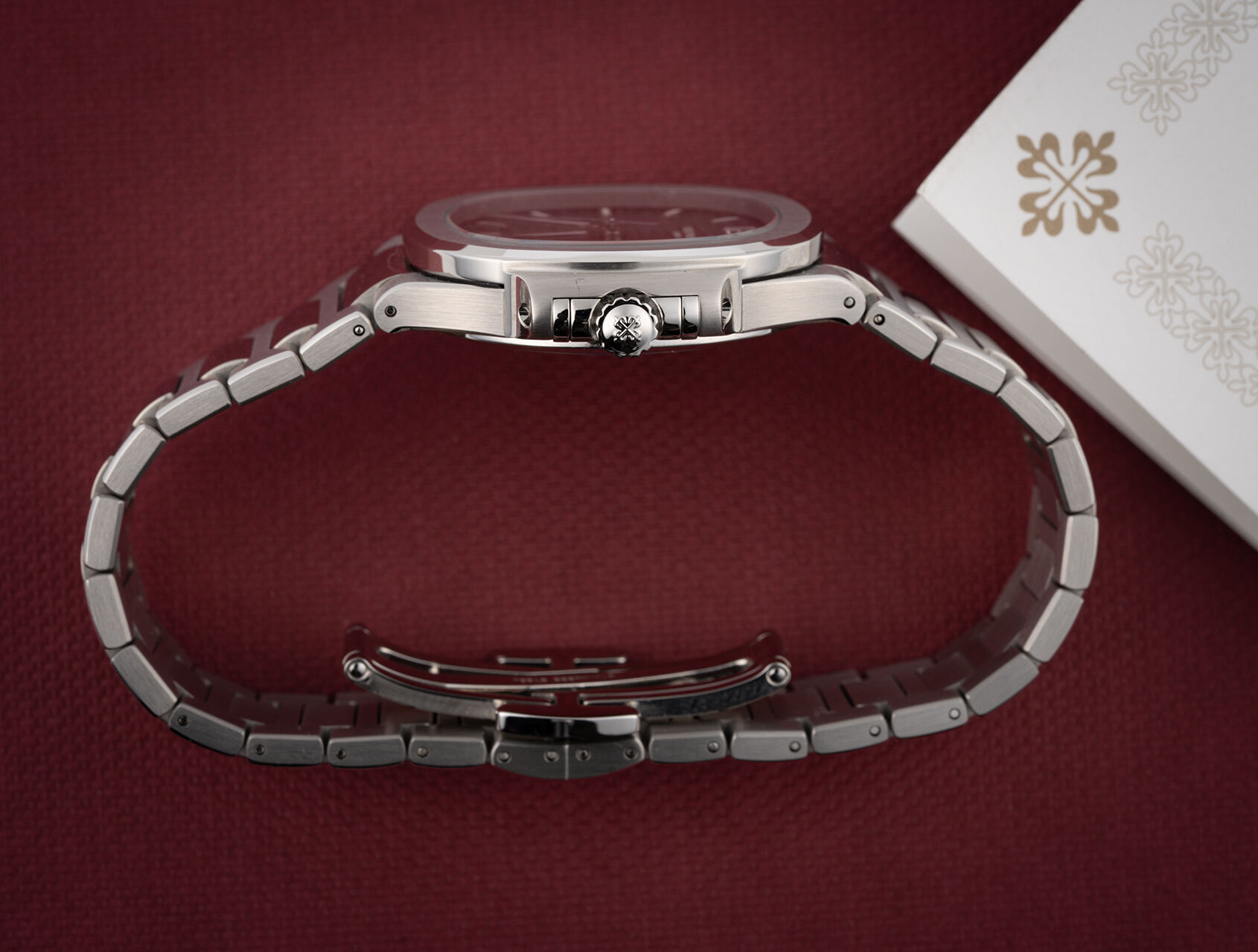 ref 7118/1A-001 | 7118 - Box & Certificate | Patek Philippe Nautilus