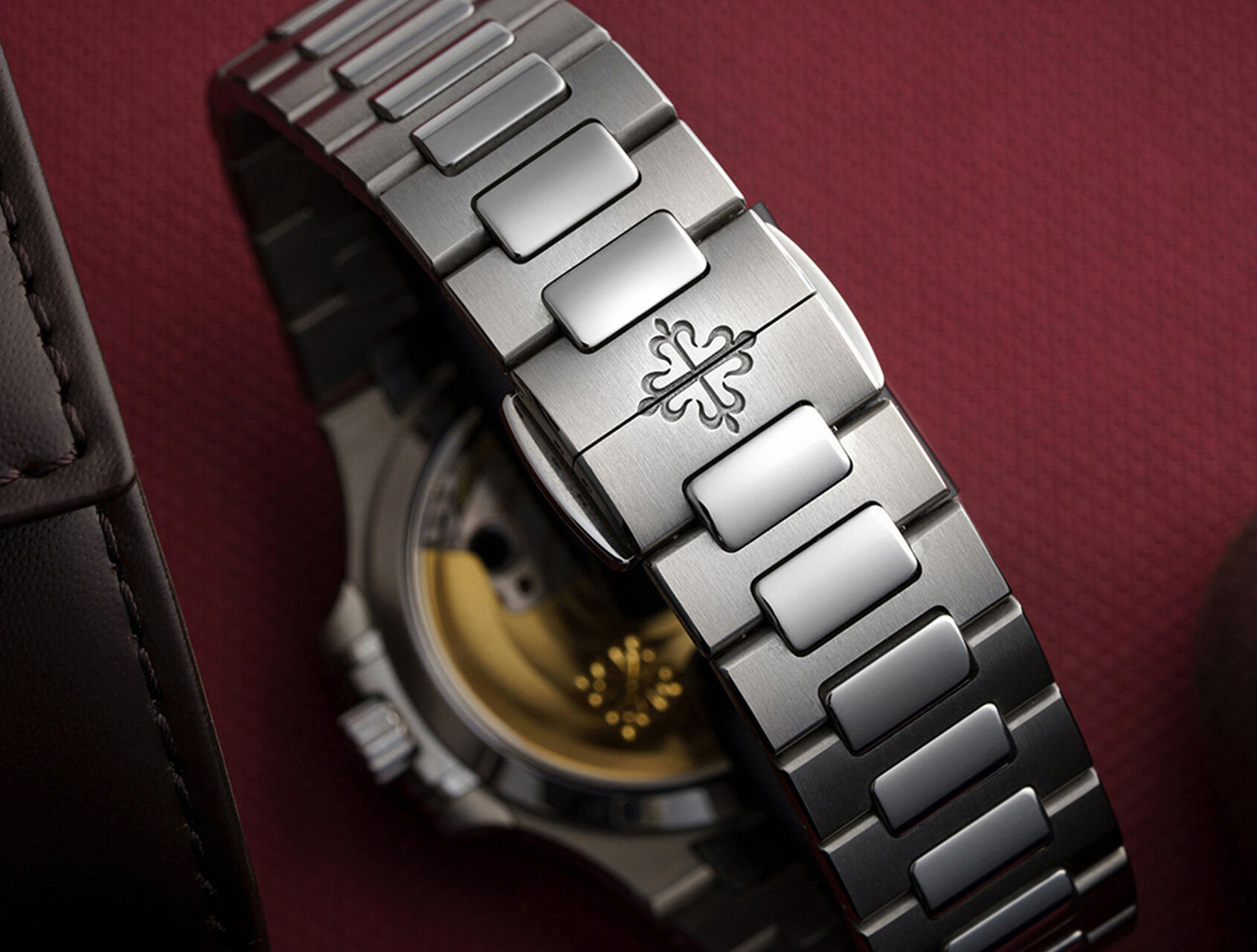 ref 7118/1A-001 | 7118 - Box & Certificate | Patek Philippe Nautilus