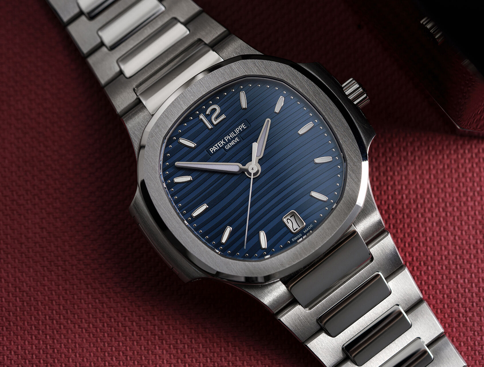 ref 7118/1A-001 | 7118 - Box & Certificate | Patek Philippe Nautilus