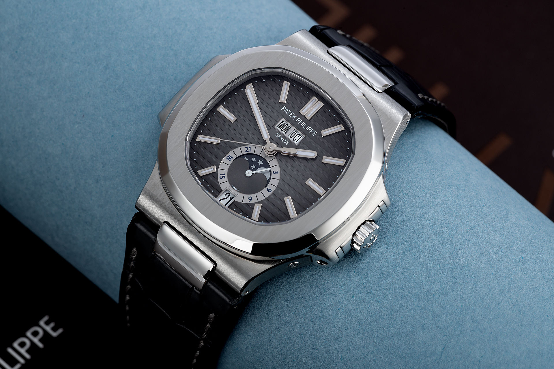 ref 5726A-001 | Box & Certificate | Patek Philippe Nautilus Annual Calendar