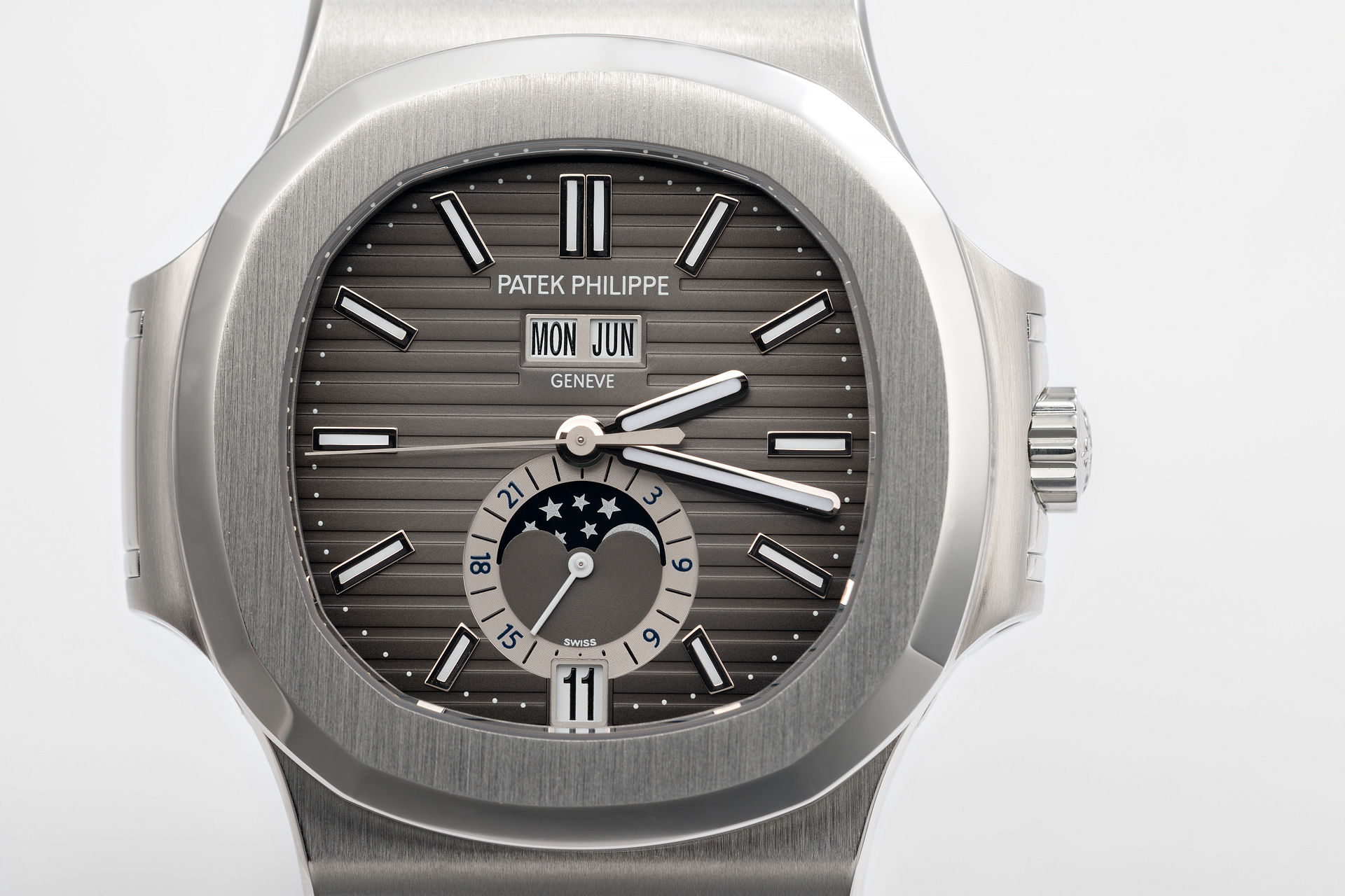 ref 5726A-001 | 'Full Set' Perfect Example | Patek Philippe Nautilus Annual Calendar