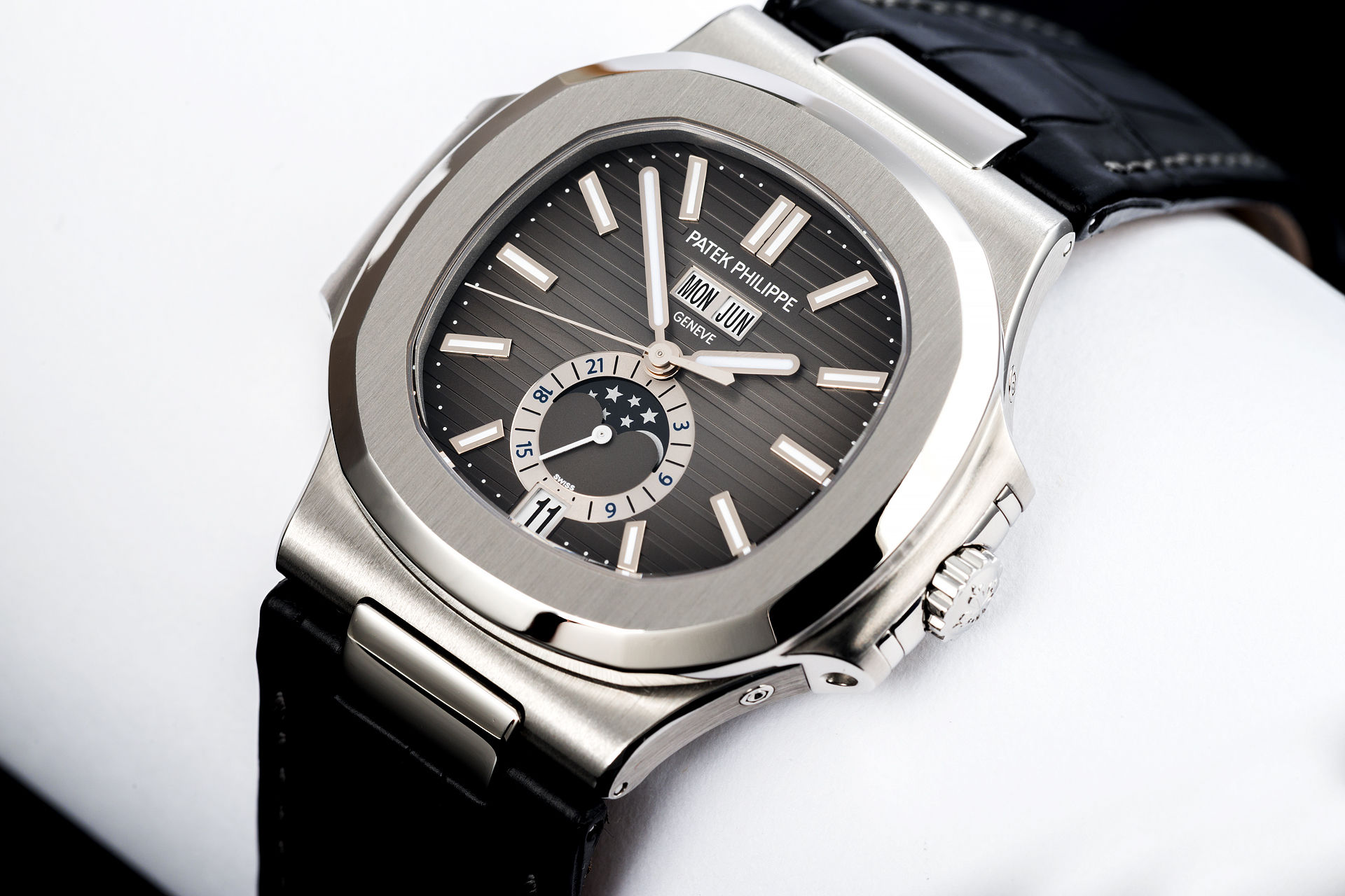 tham chiếu 5726A-001 |  'Trọn Bộ' Ví Dụ Hoàn Hảo |  Patek Philippe Nautilus Lịch hàng năm