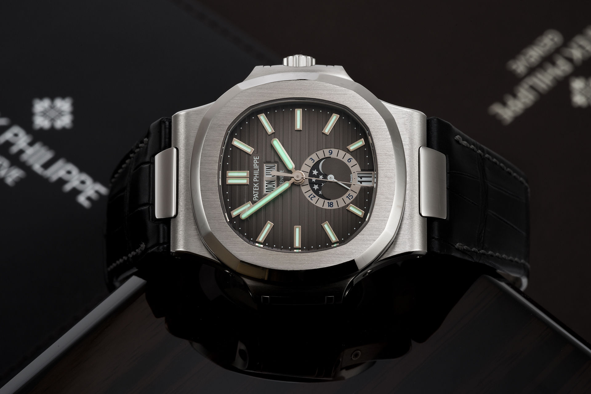 ref 5726A-001 | 'Full Set' Perfect Example | Patek Philippe Nautilus Annual Calendar