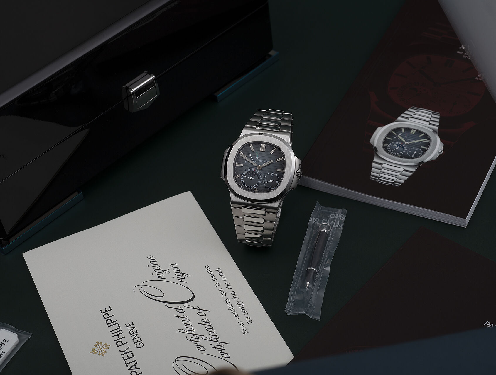 ref 5712/1A | 5712/1A - Rare First Series | Patek Philippe Nautilus