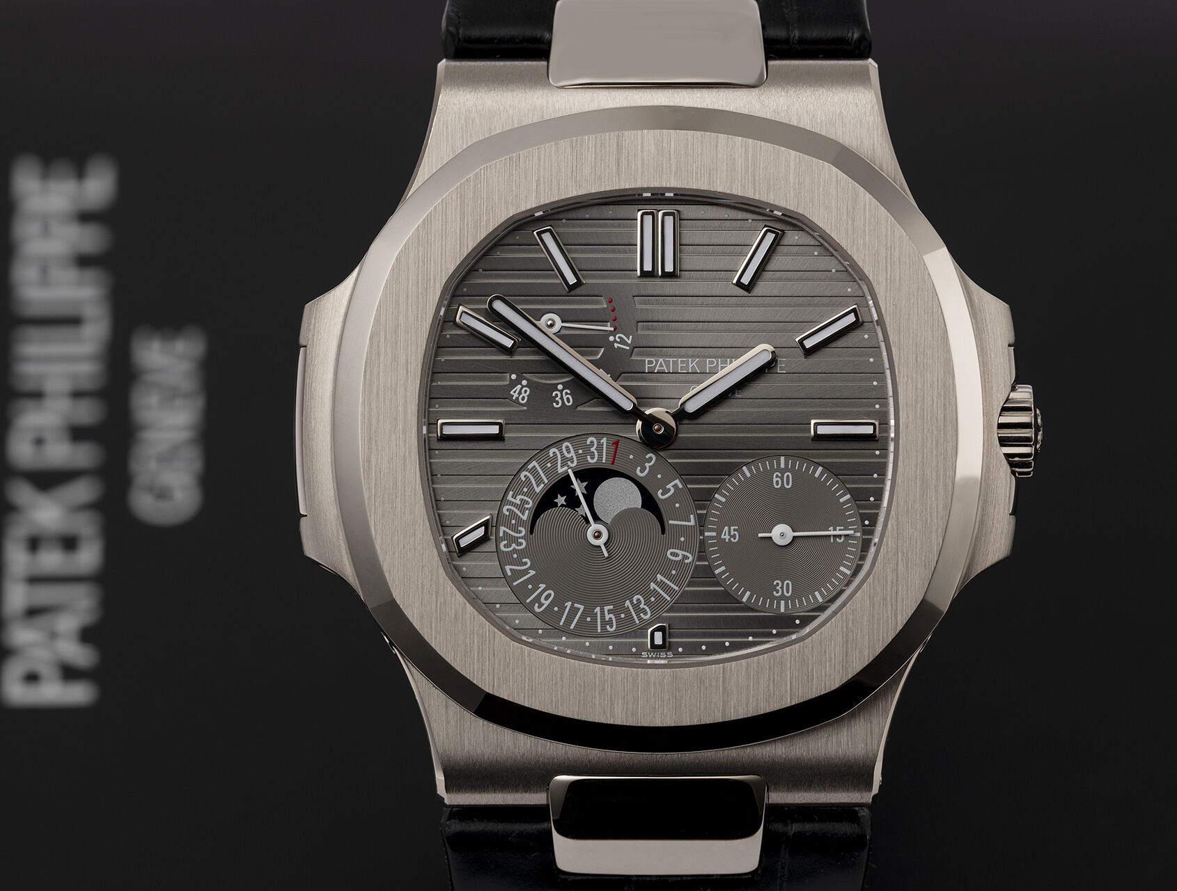 ref 5712G-001 | 5712G-001 - Box & Certificate | Patek Philippe Nautilus